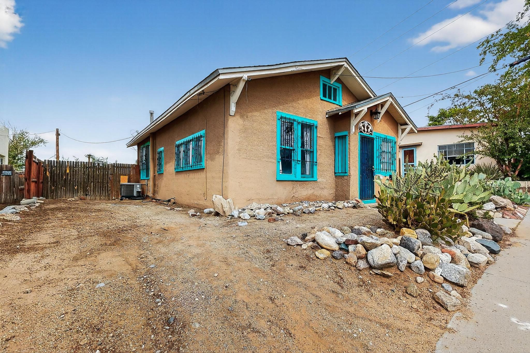 Homes for sale in Albuquerque, NM | 105 Maple St Ne, Albuquerque, NM 87106 | MLS# 1090938