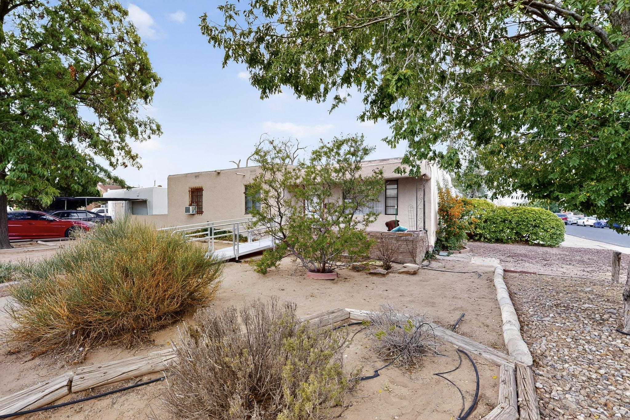 Homes for sale in Albuquerque, NM | 601 Palomas Dr Se, Albuquerque, NM 87108 | MLS# 1090944