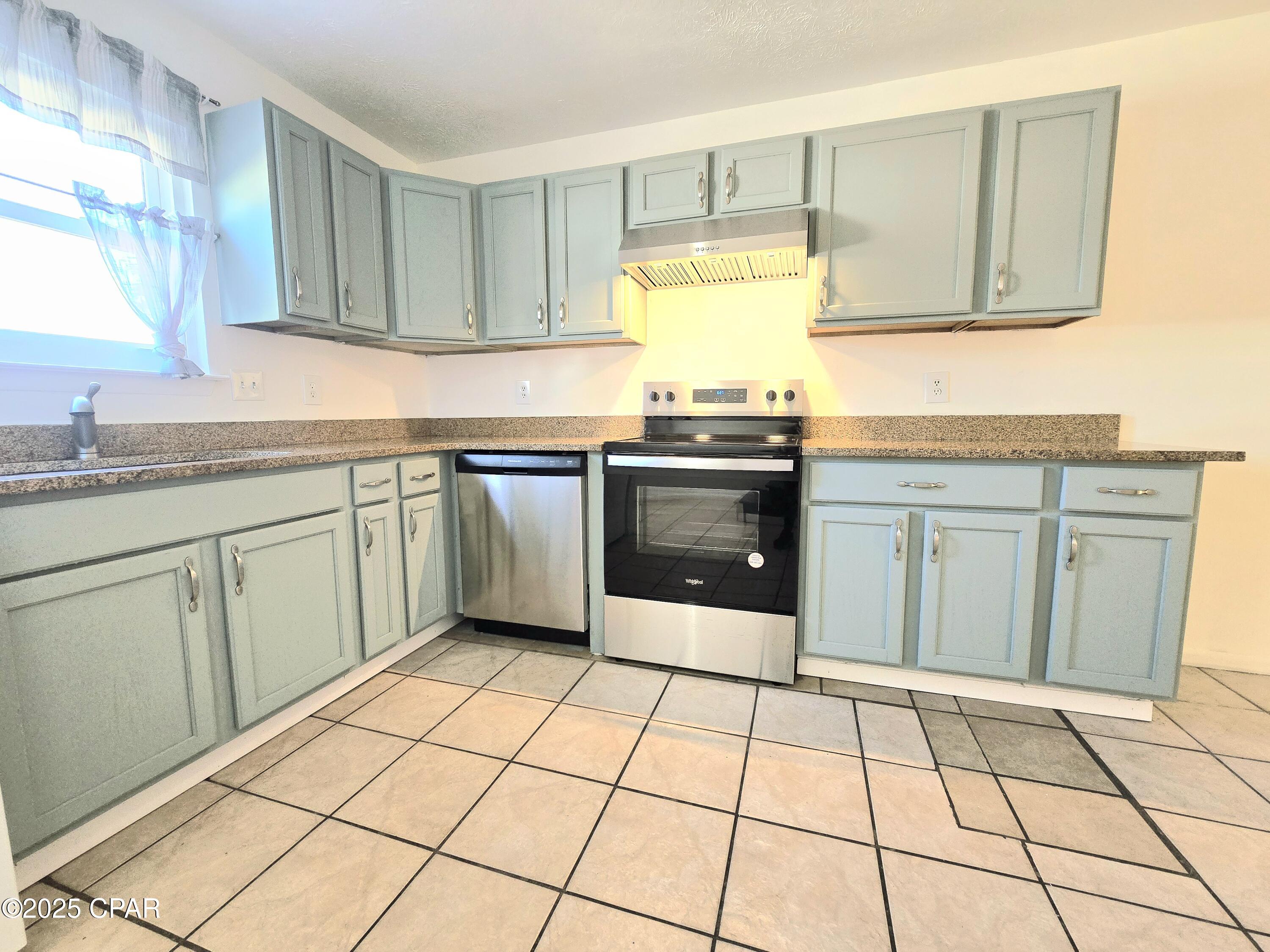 Image 2 For 636 Caladium Circle C