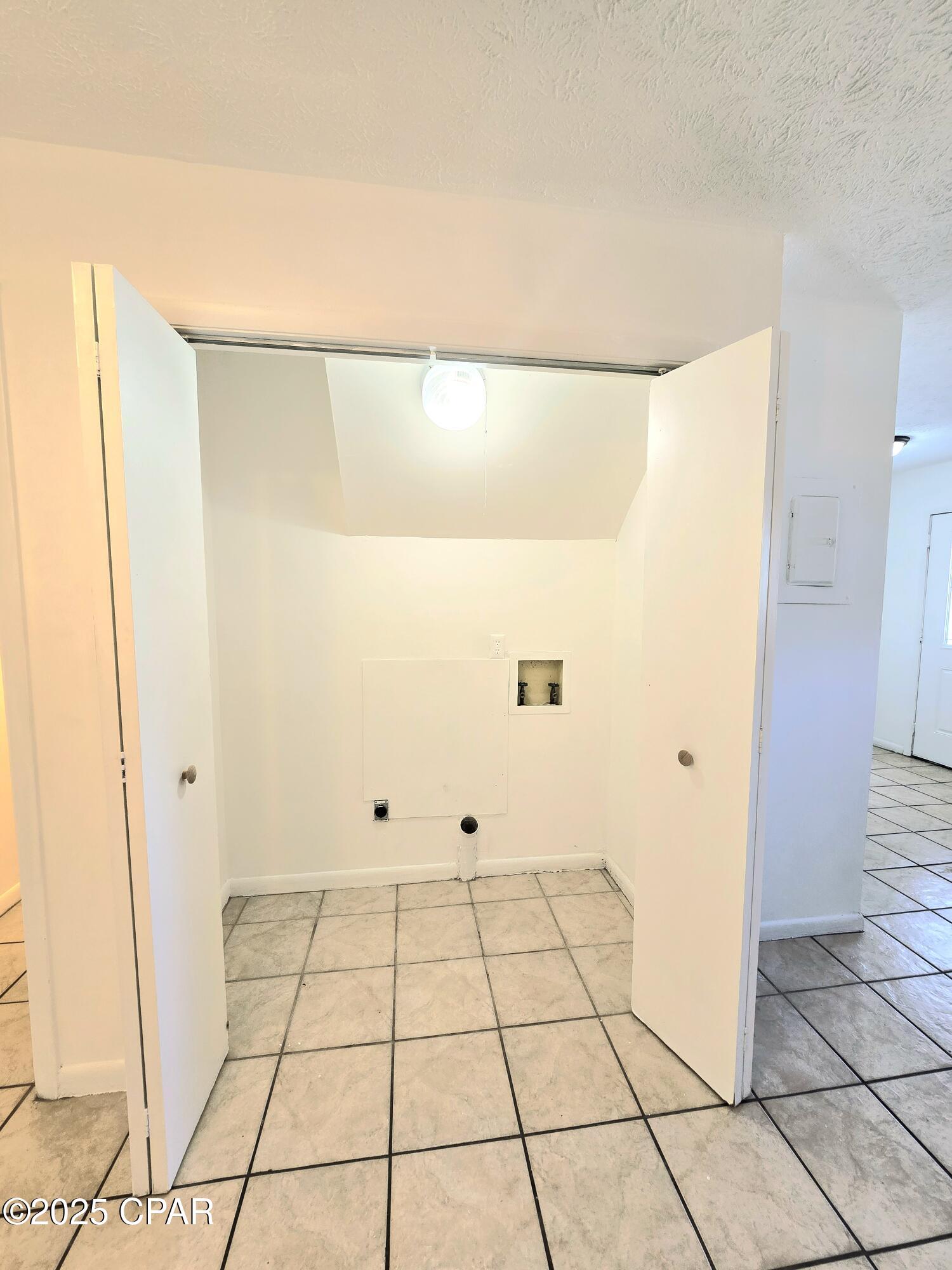 Image 6 For 636 Caladium Circle C