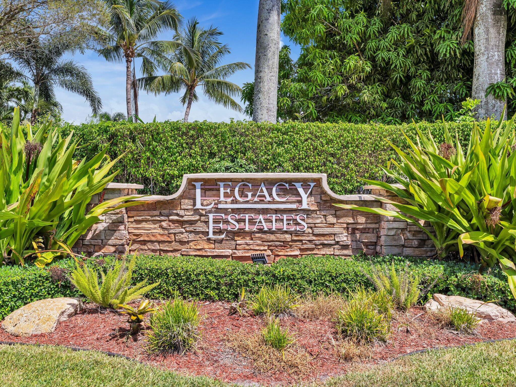 6419 Stonehurst Circle Lake Worth FL 33467 | R11121486