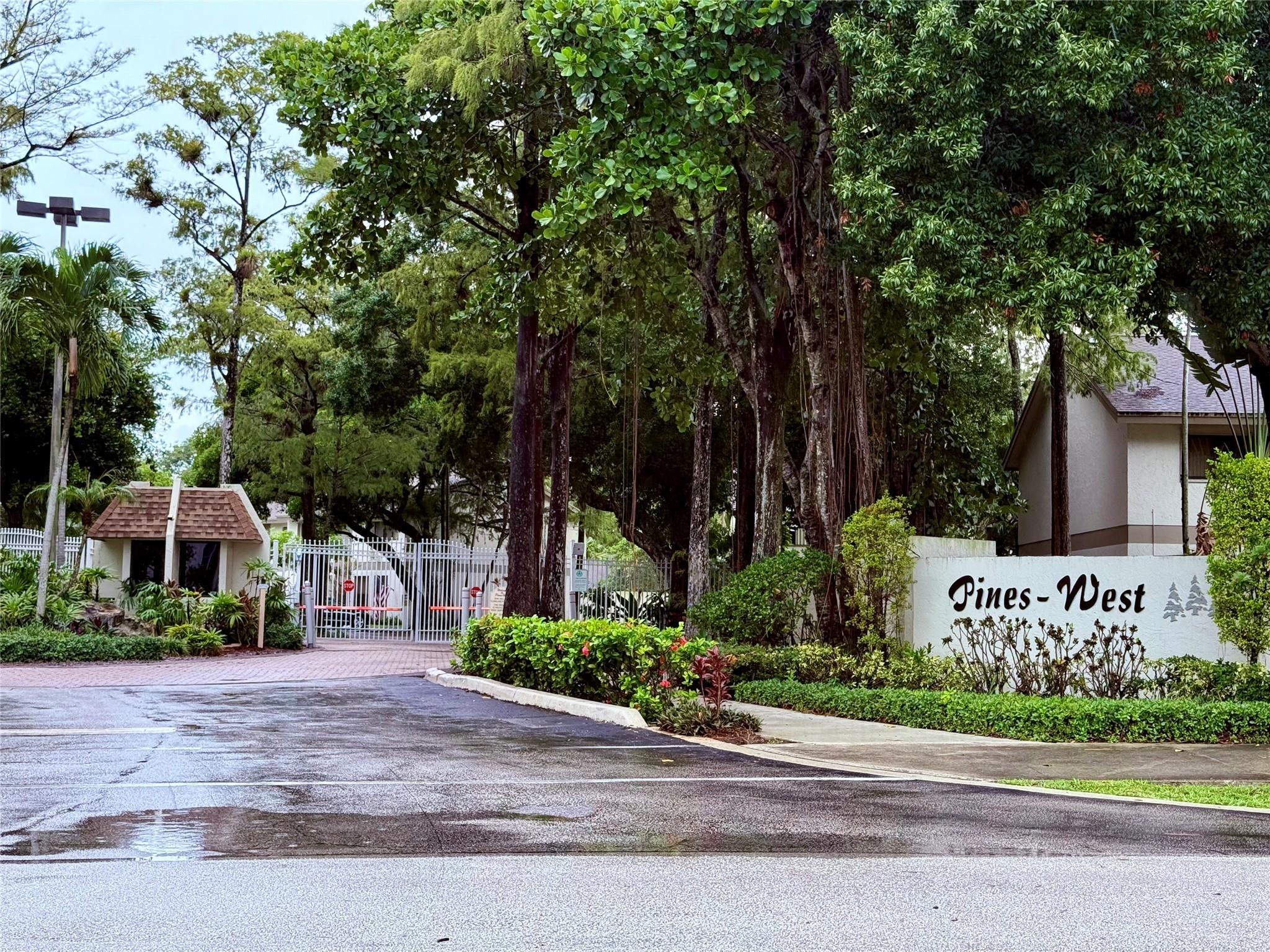 Homes for sale in Oakland Park, FL | 3084 S Oakland Forest Dr #1403, Oakland Park, FL 33309 | MLS# F10524994