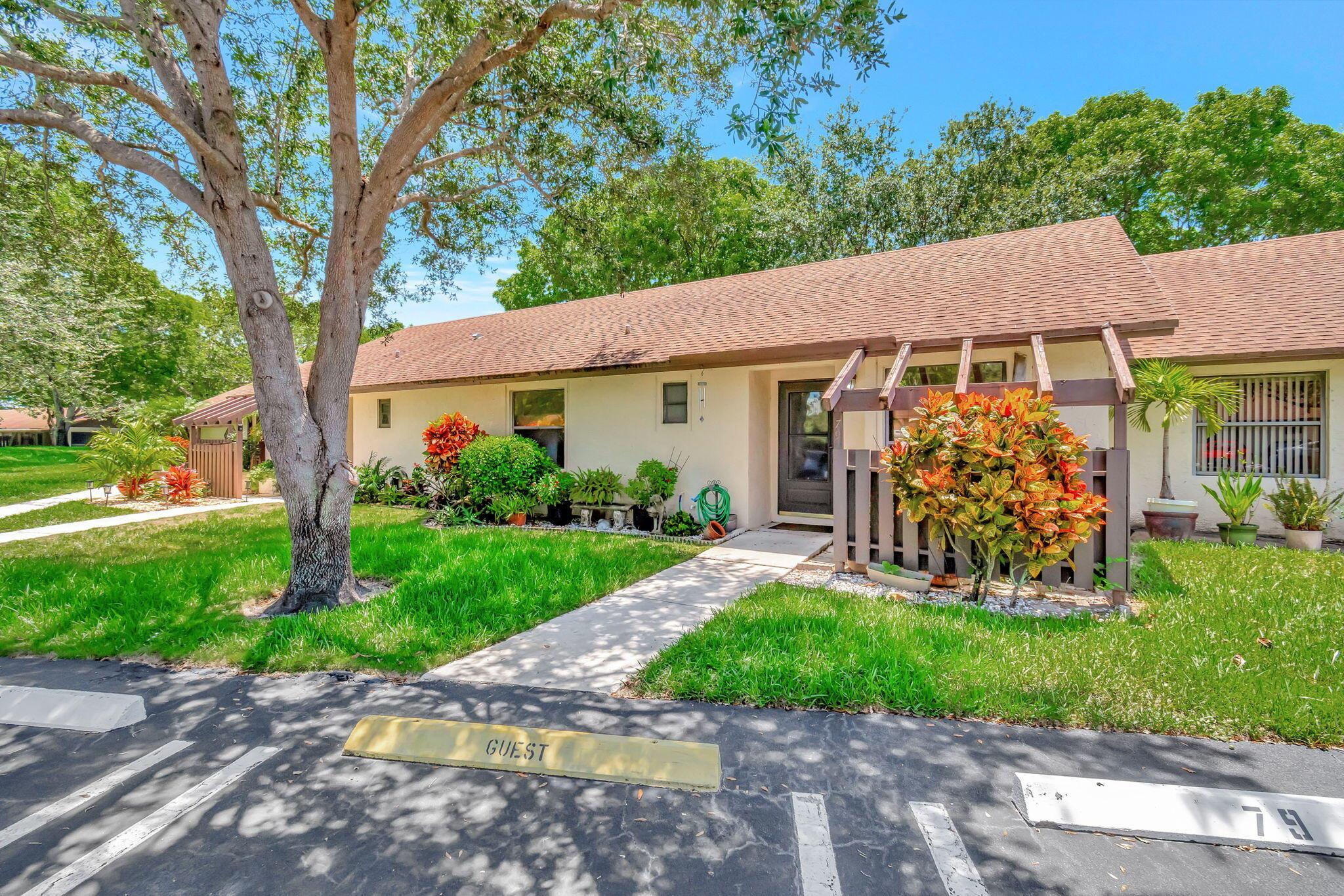 Homes for sale in Boynton Beach, FL | 79 Via De Casas Norte, Boynton Beach, FL 33426 | MLS# R11121562