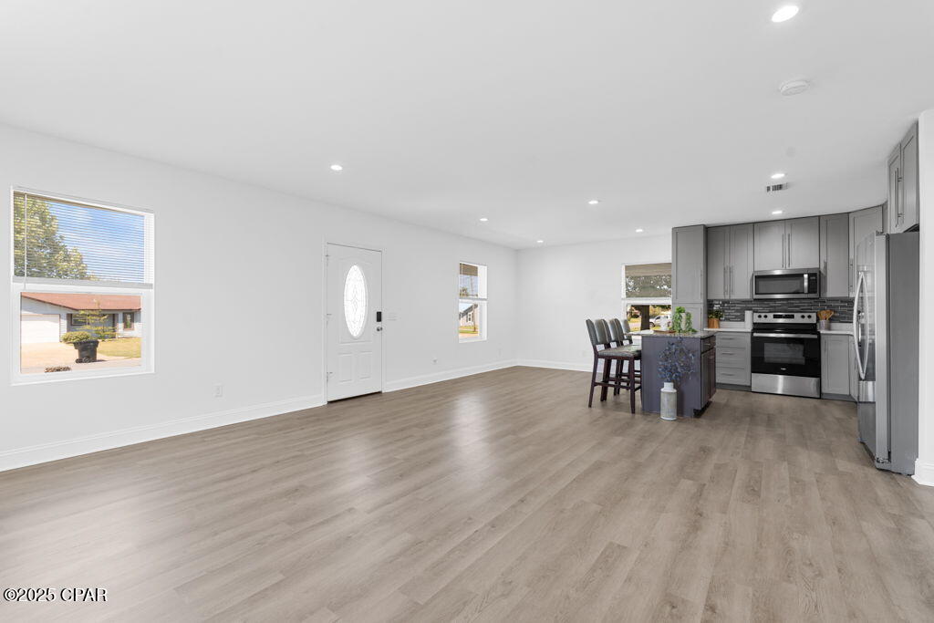 Image 6 For 718 Joan Lane