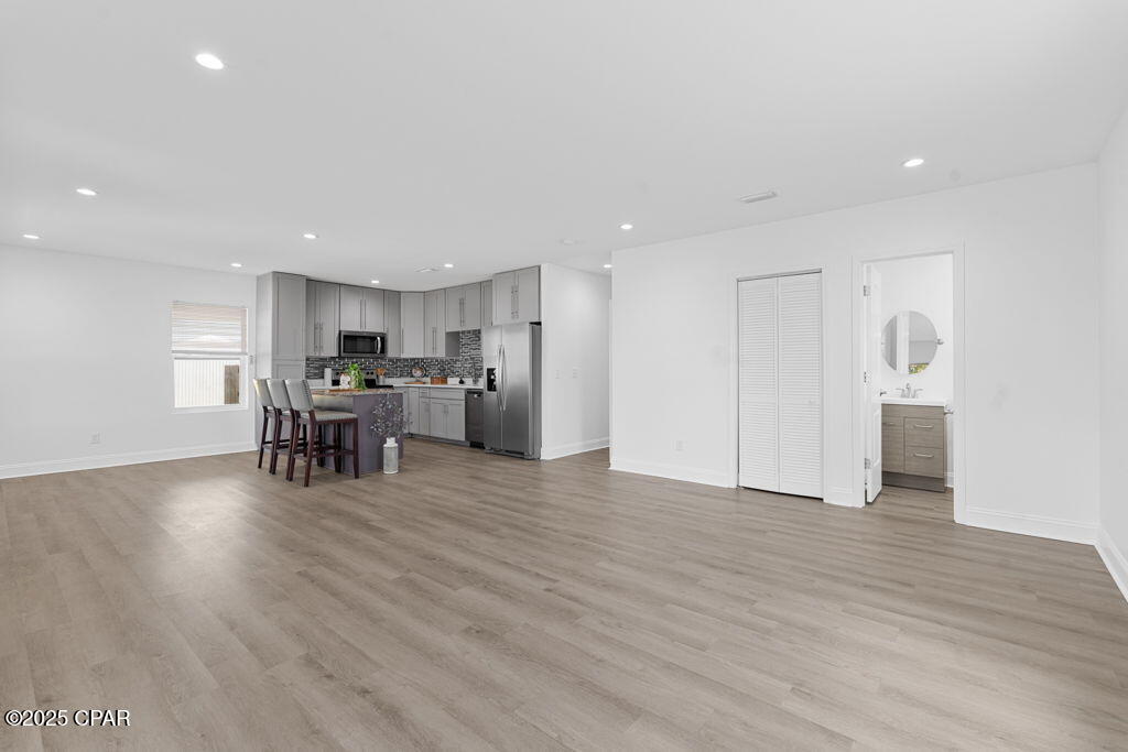 Image 7 For 718 Joan Lane