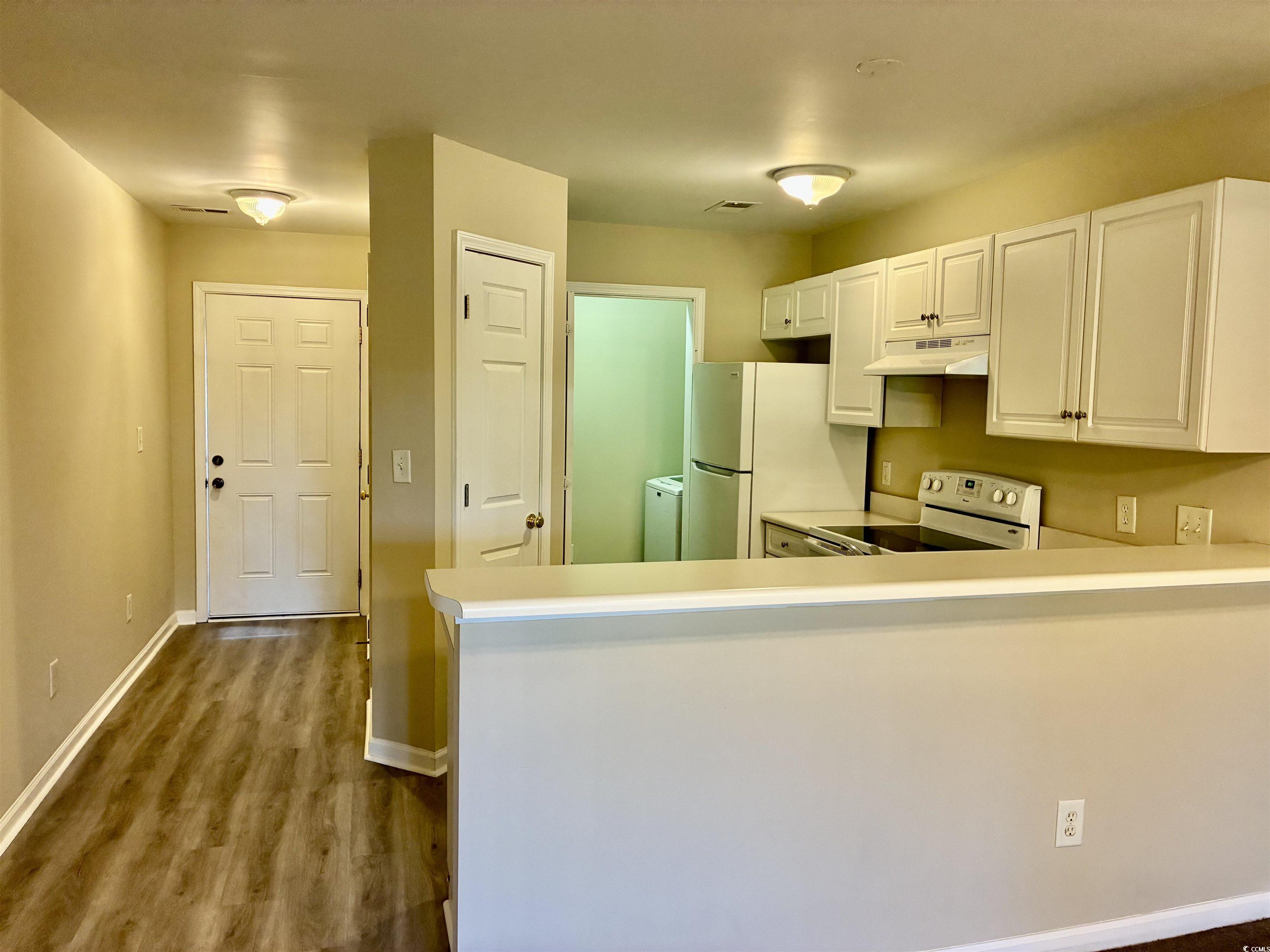 2521760 | Photo 2