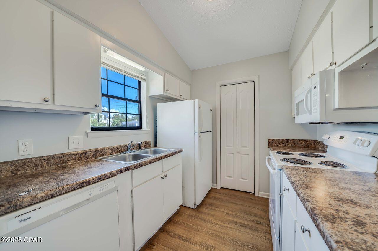 Image 28 For 2910 Treasure Circle A & B