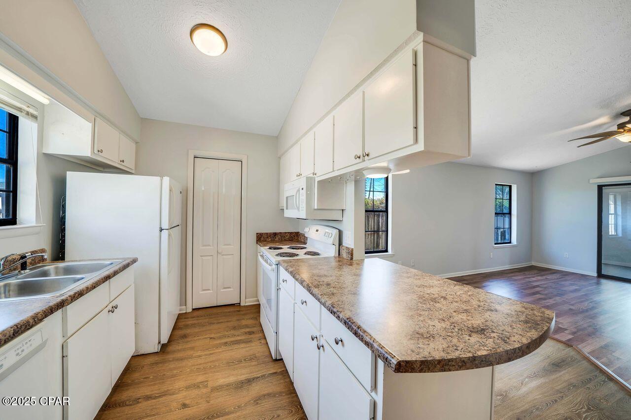 Image 29 For 2910 Treasure Circle A & B