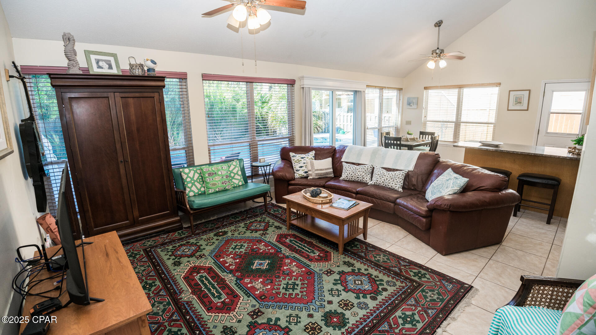 Image 3 For 21525 Hilltop Avenue