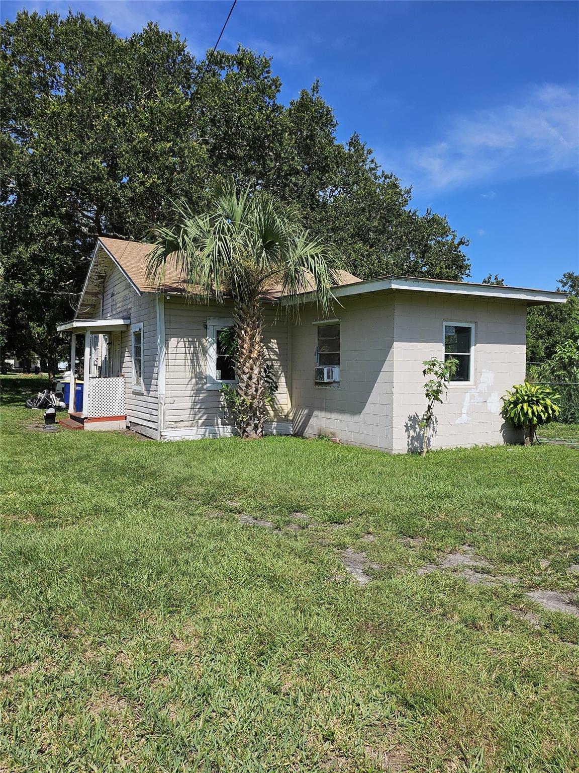Homes for sale in Fort Pierce, FL | 421 N 10th St, Fort Pierce, FL 34950 | MLS# F10525253