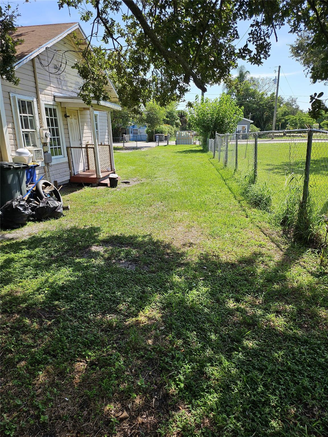 Homes for sale in Fort Pierce, FL | 421 N 10Th St, Fort Pierce, FL 34950 | MLS# F10525253