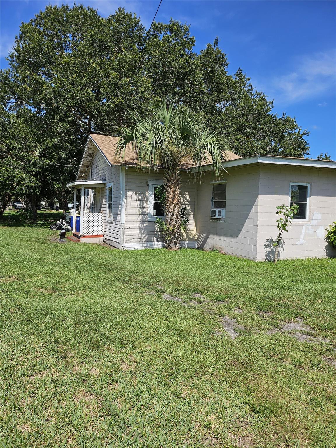 Homes for sale in Fort Pierce, FL | 421 N 10Th St, Fort Pierce, FL 34950 | MLS# F10525253