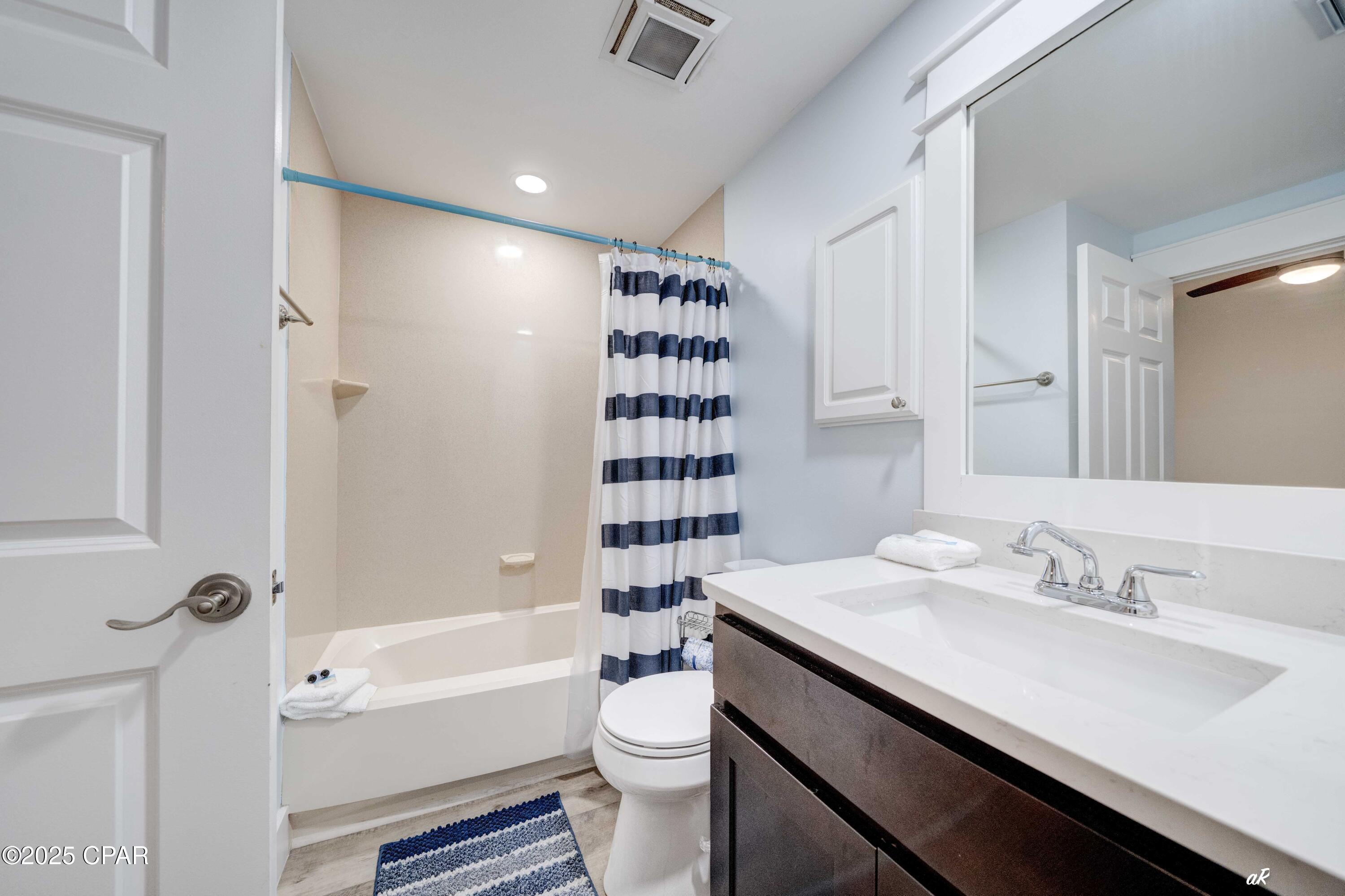 Image 21 For 9450 Thomas Drive 209c