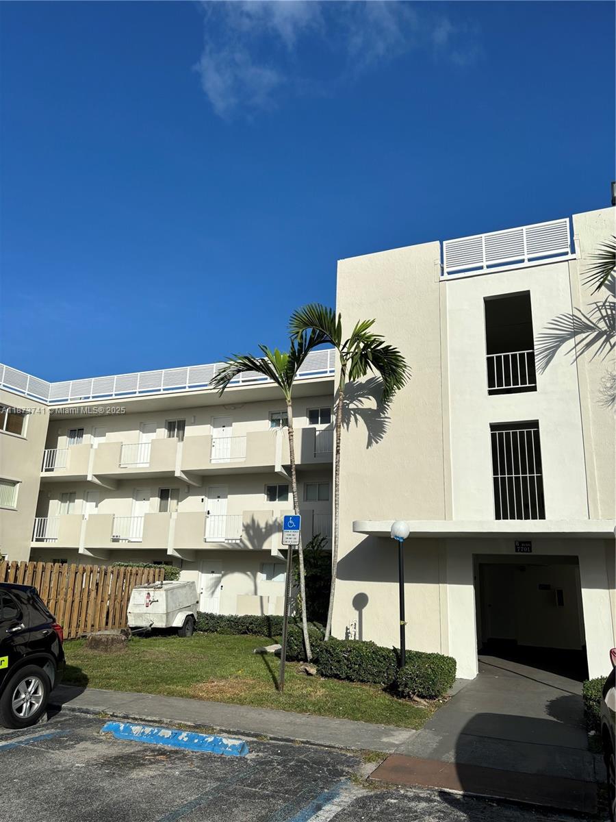 Paradise At Dadeland Cond