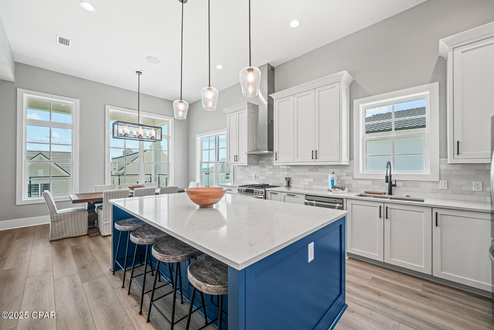 Listing photo id 2 for 221 Dunes Drive