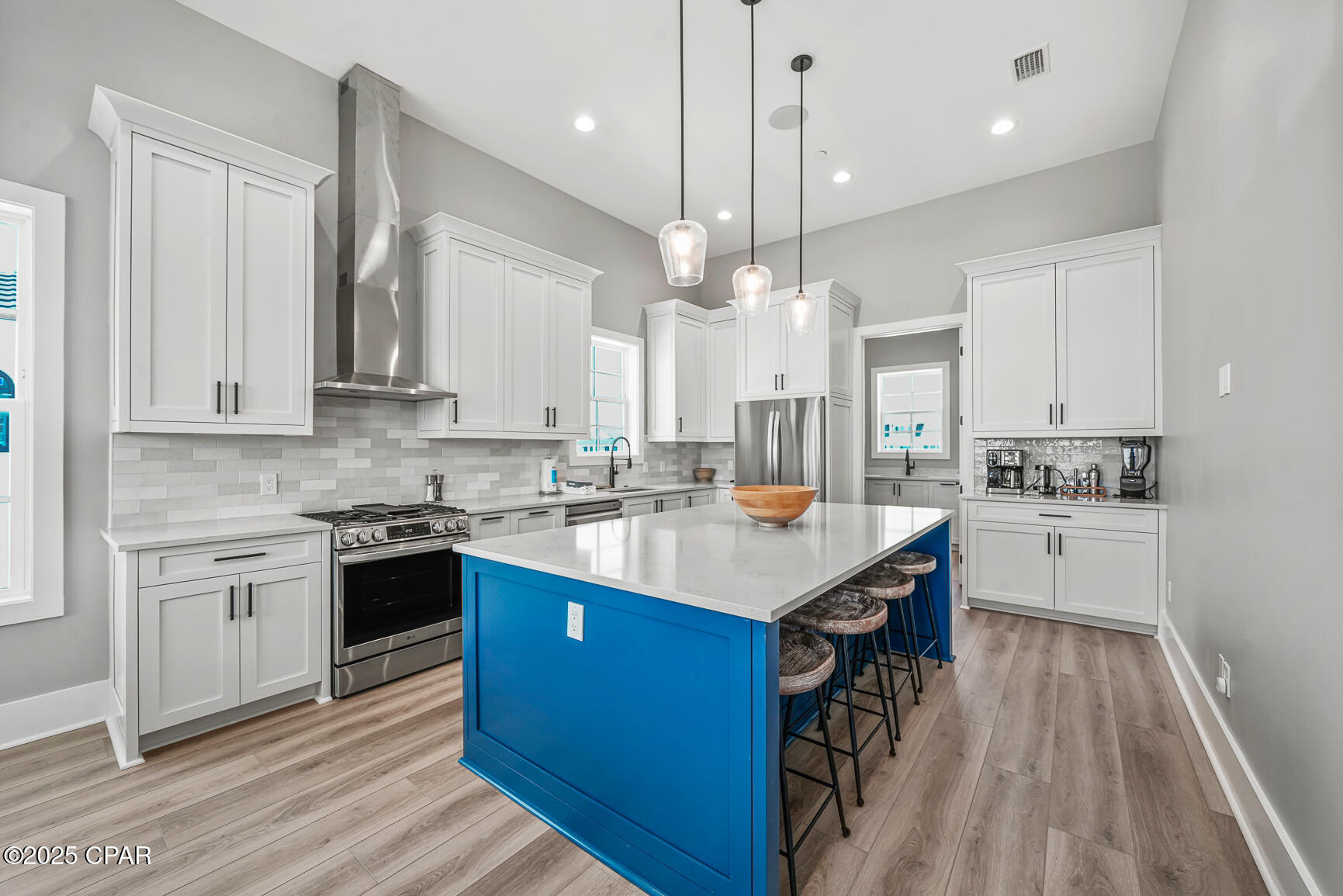 Listing photo id 5 for 221 Dunes Drive