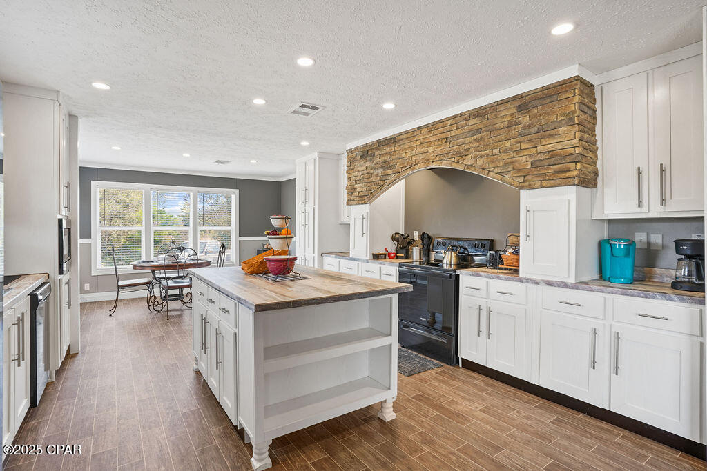 Image 10 For 3120 Crystal Lake Drive