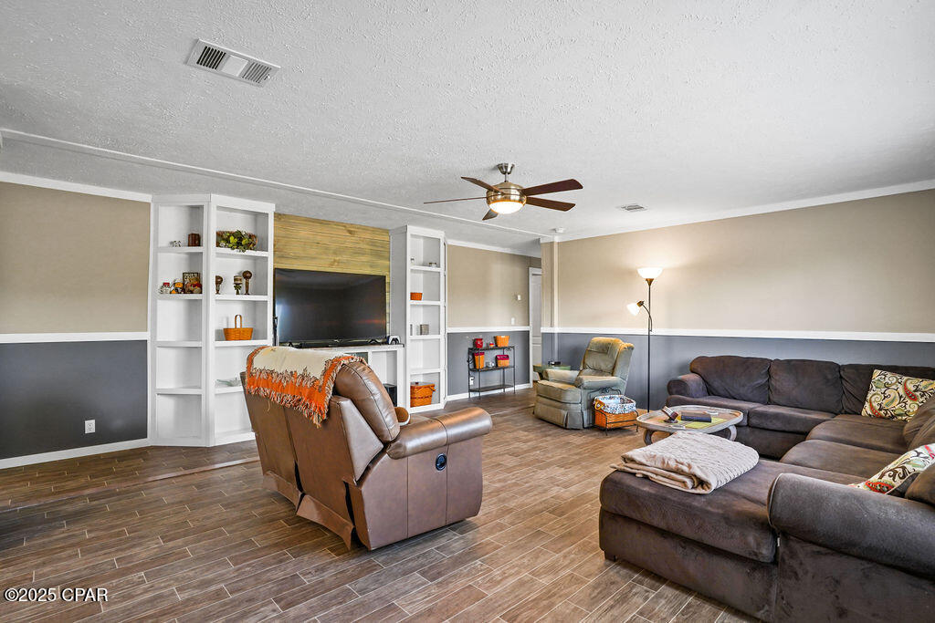 Image 8 For 3120 Crystal Lake Drive