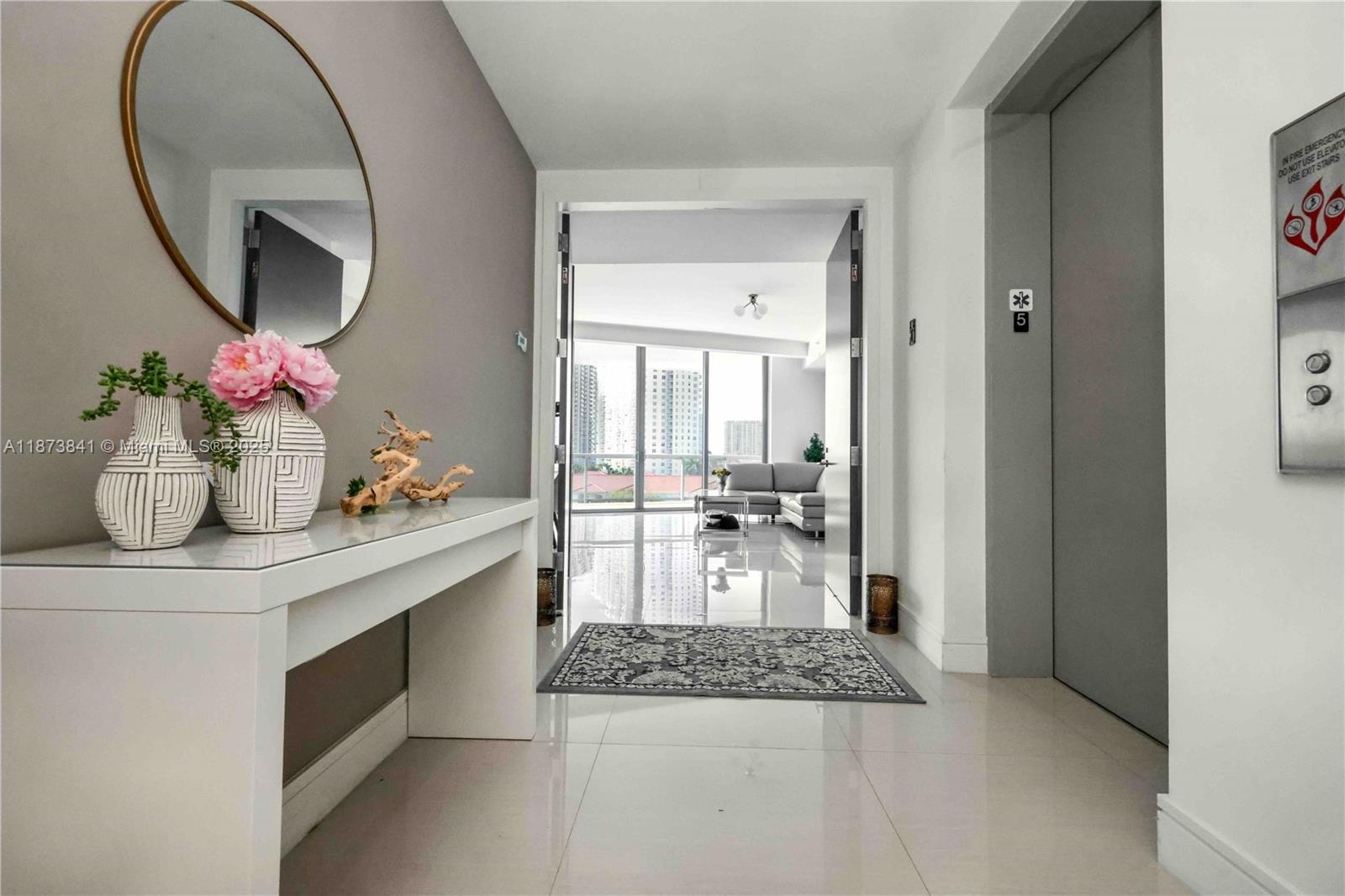 Condo for Sale in Aventura, FL
