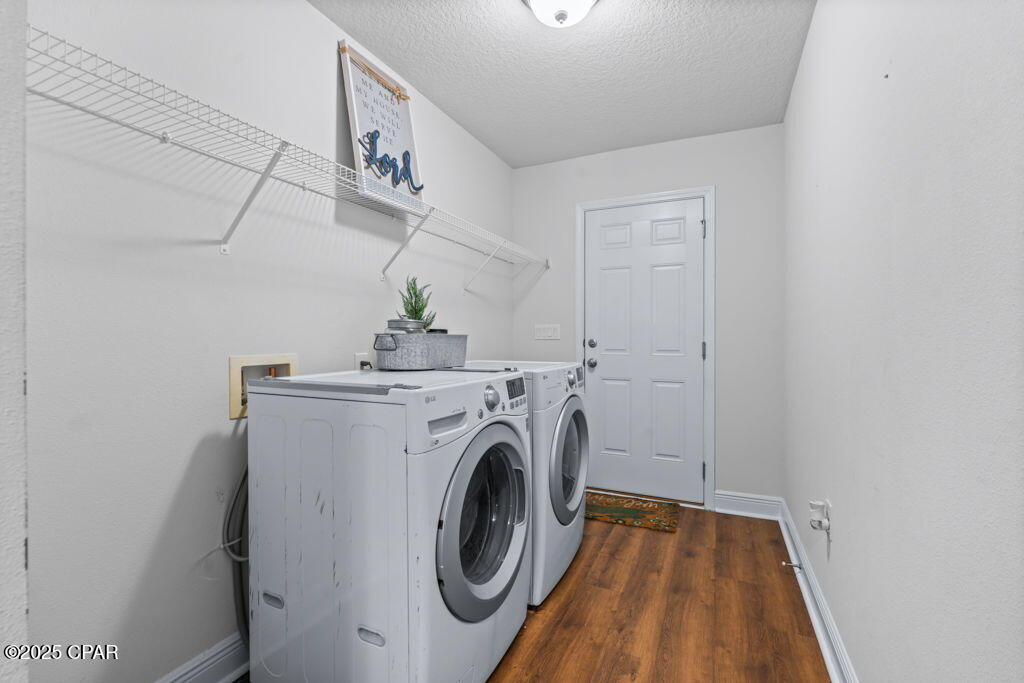 Listing photo id 31 for 104 Lake Merial Trail