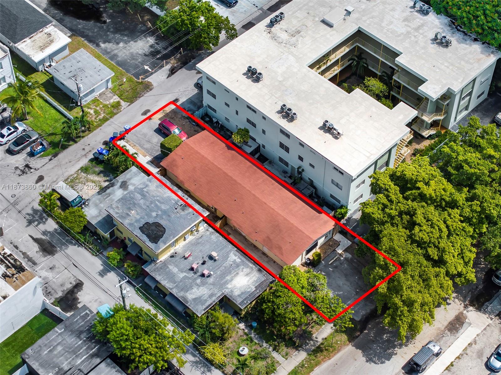 Homes for sale in Hollywood, FL | 2033 Dewey St, Hollywood, FL 33020 | MLS# A11873860