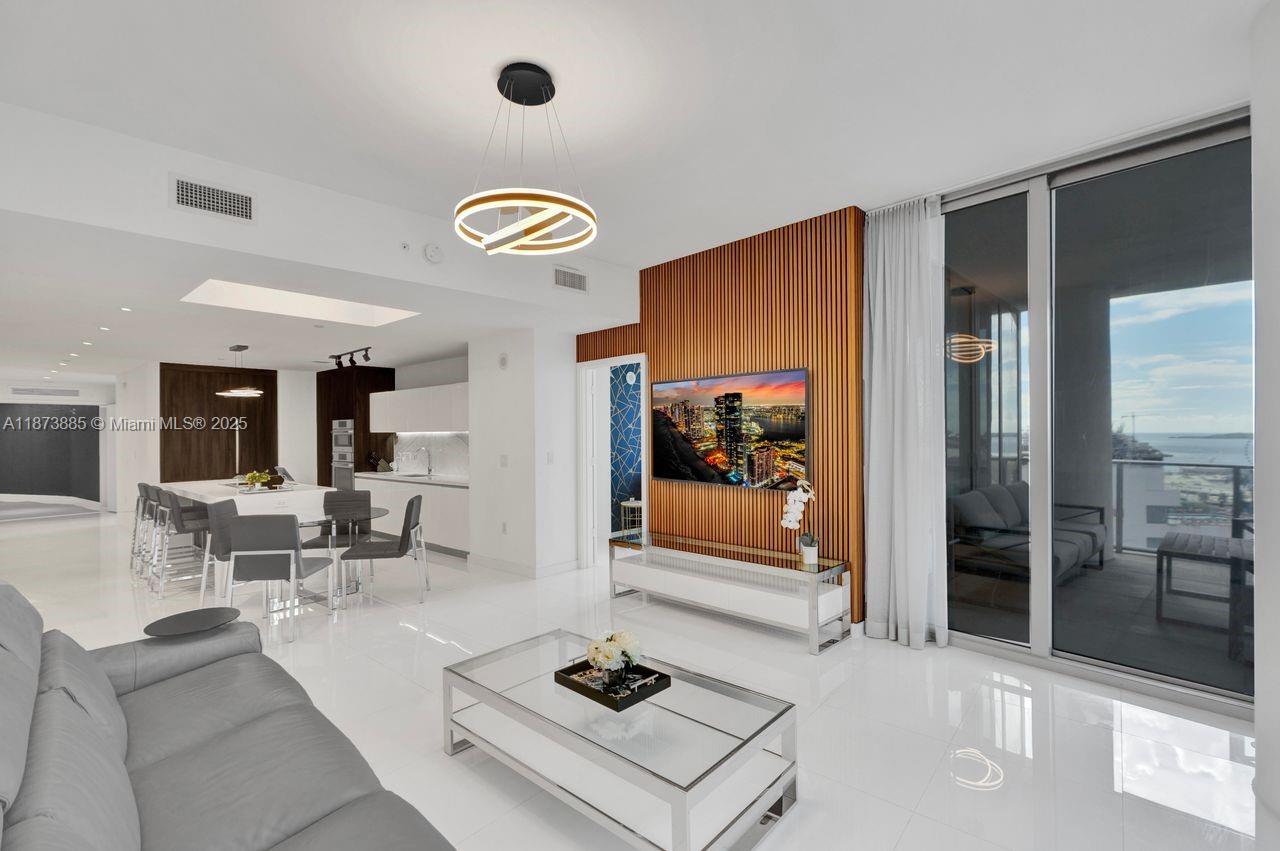 Condo for Sale in Miami, FL