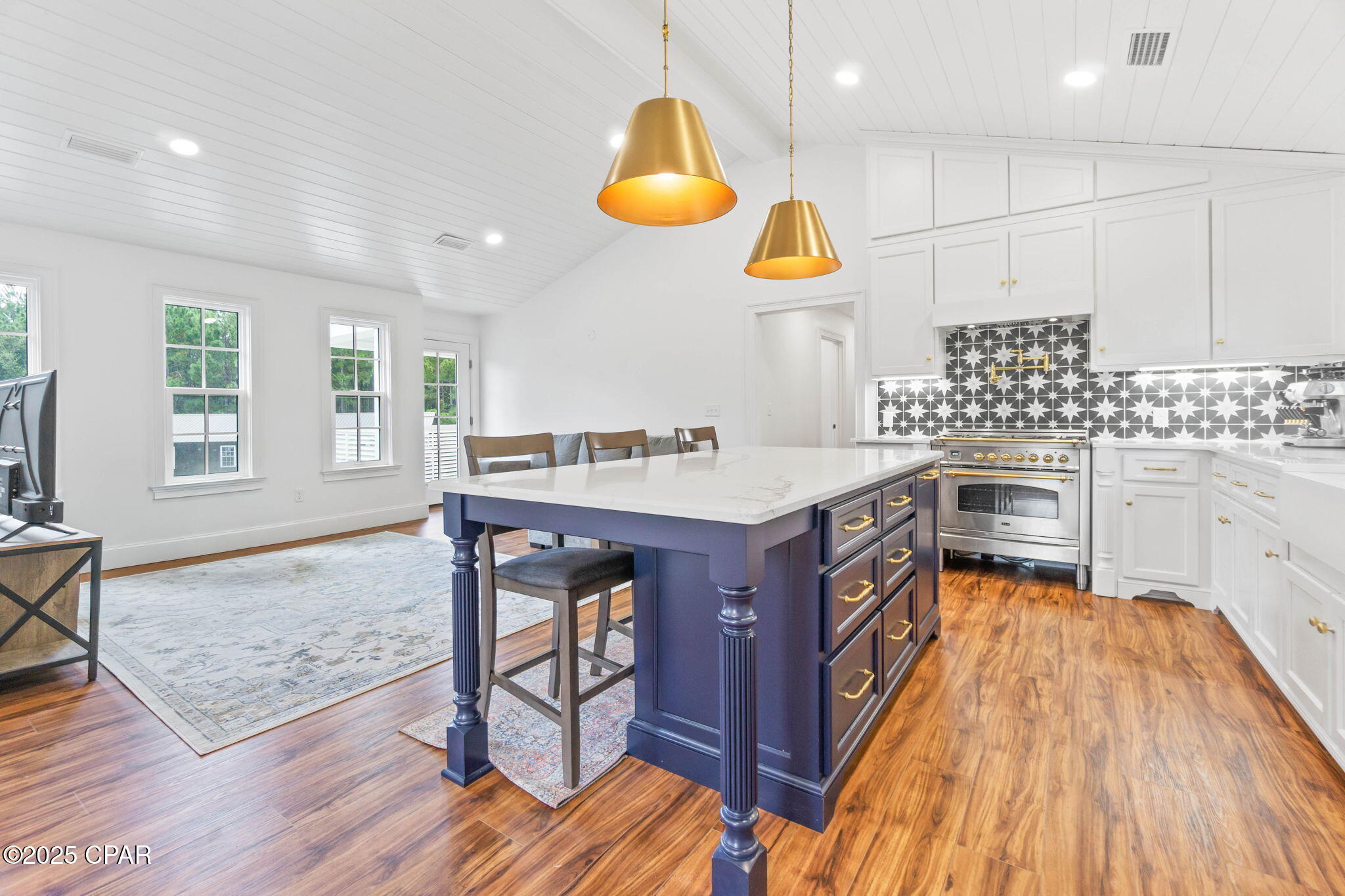 Image 12 For 630 Hutchison Road