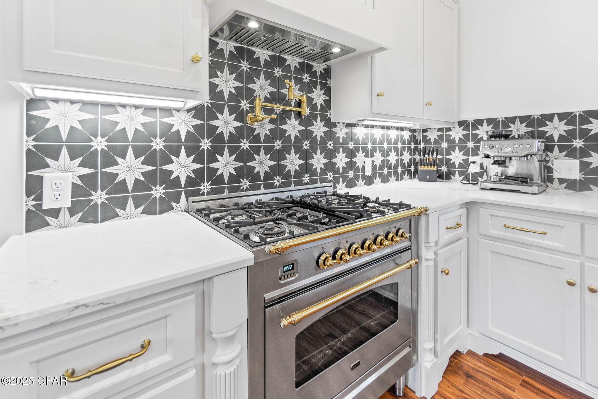 Image 15 For 630 Hutchison Road