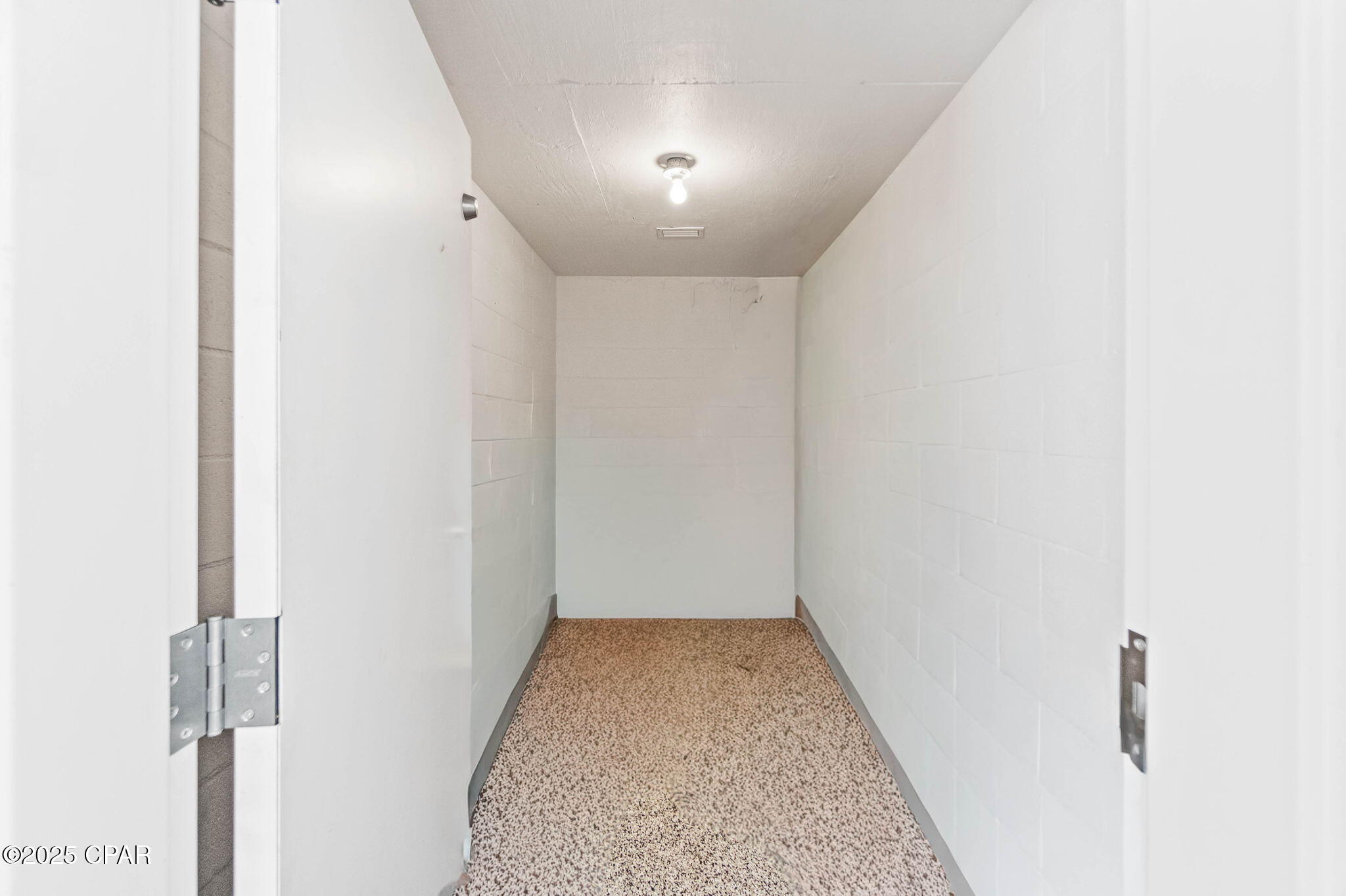 Image 30 For 630 Hutchison Road