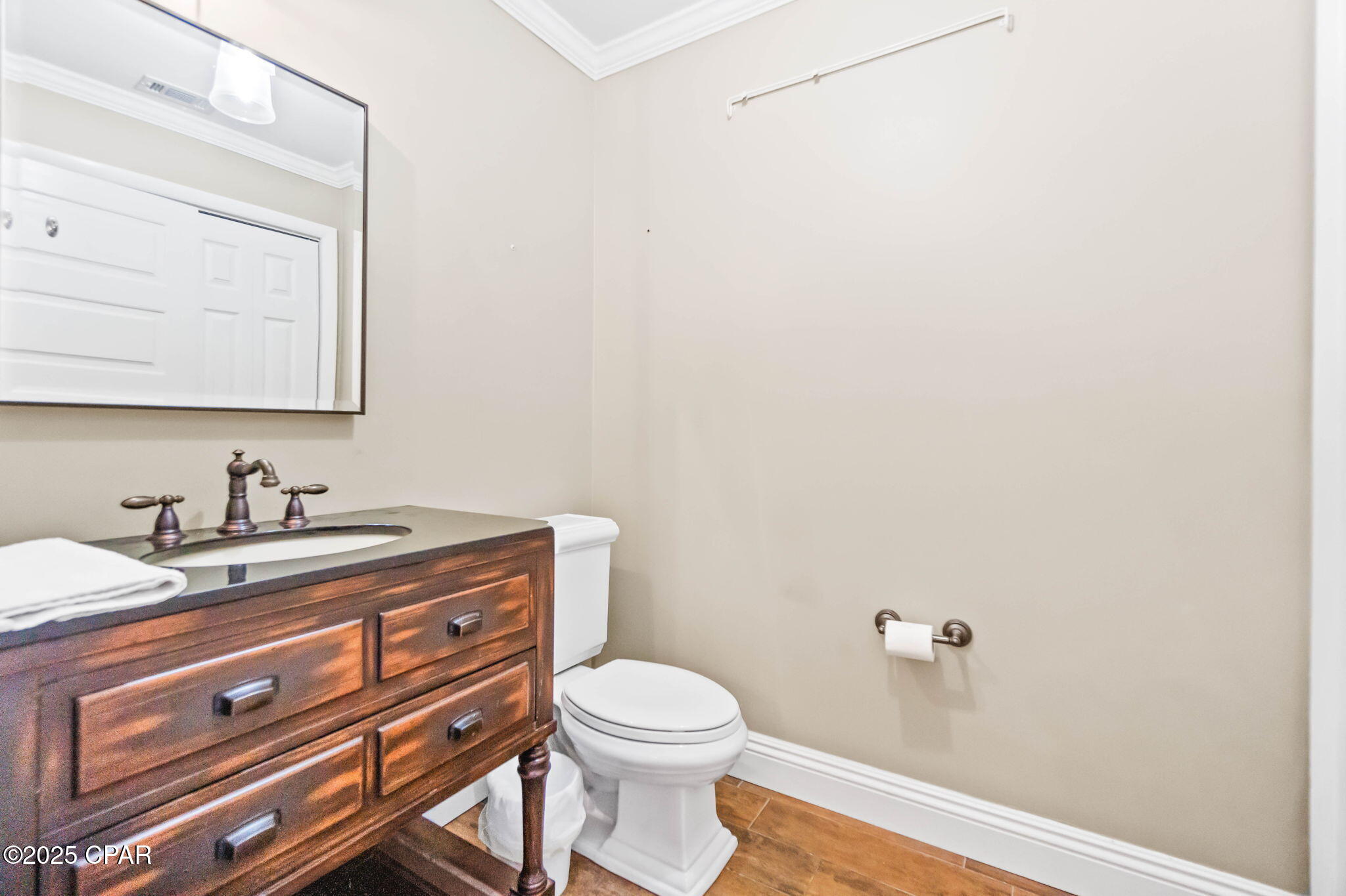 Image 33 For 630 Hutchison Road