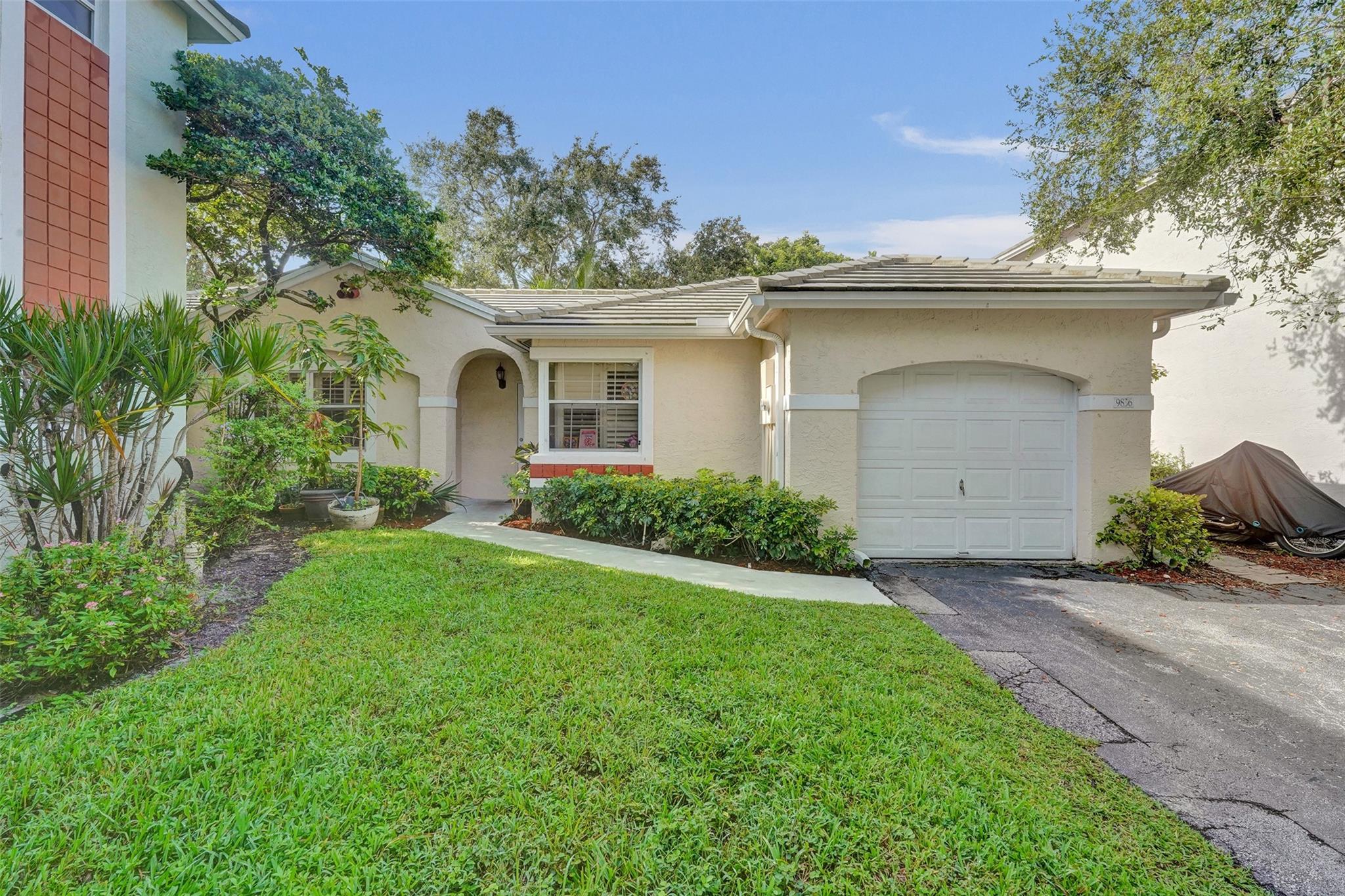 9836 Nw 9th Ct Plantation FL 33324 | F10525402