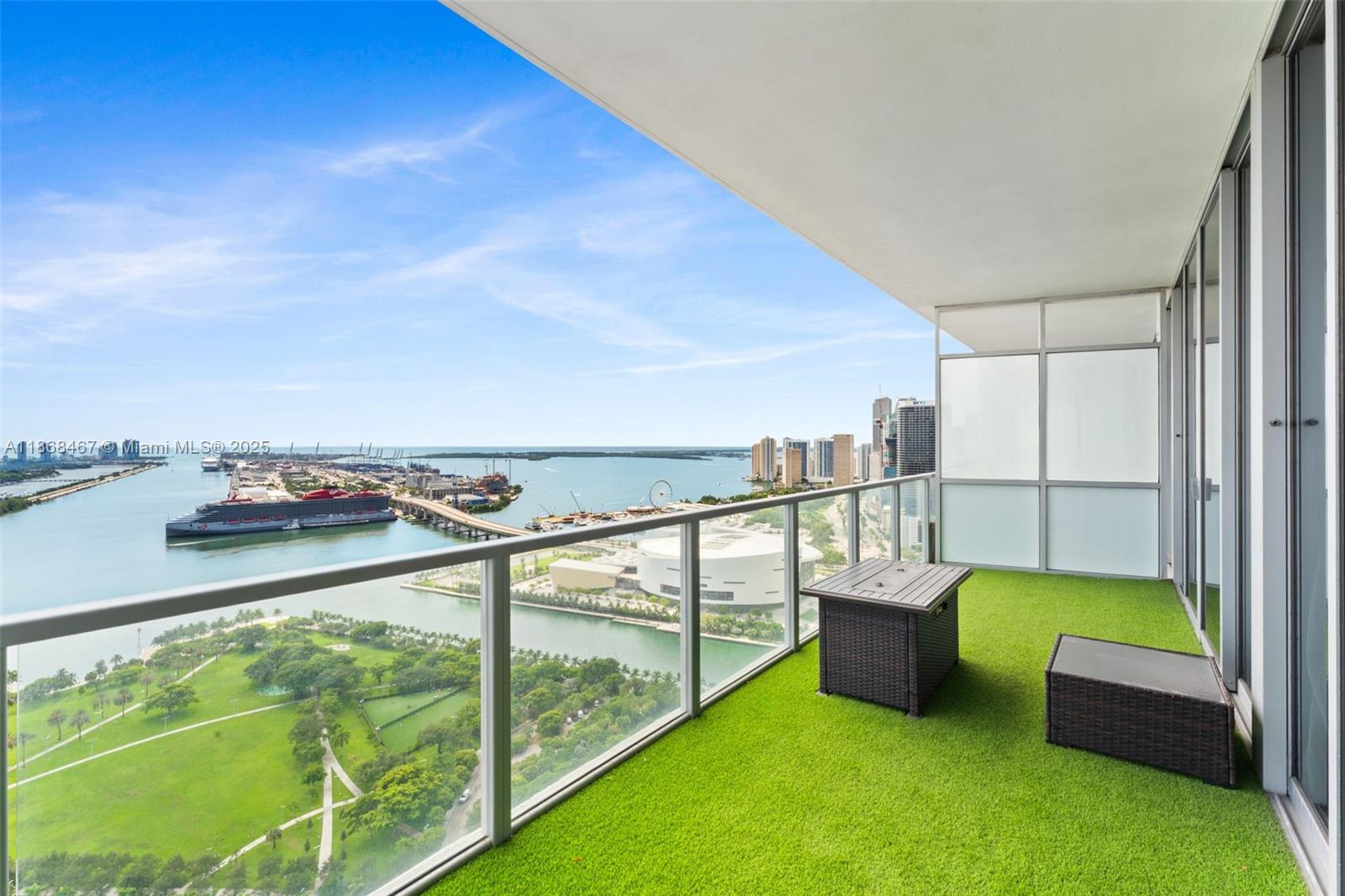 Condo for Sale in Miami, FL