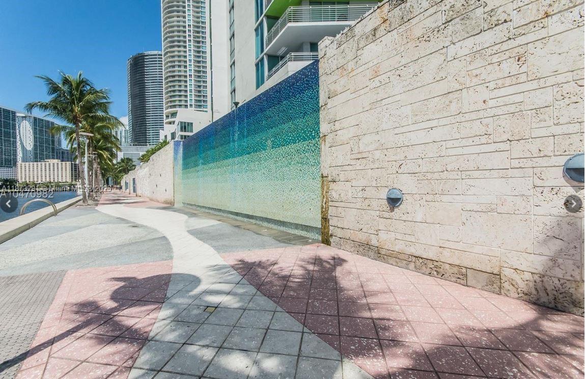 325 S Biscayne Blvd #1217, Miami FL 33131