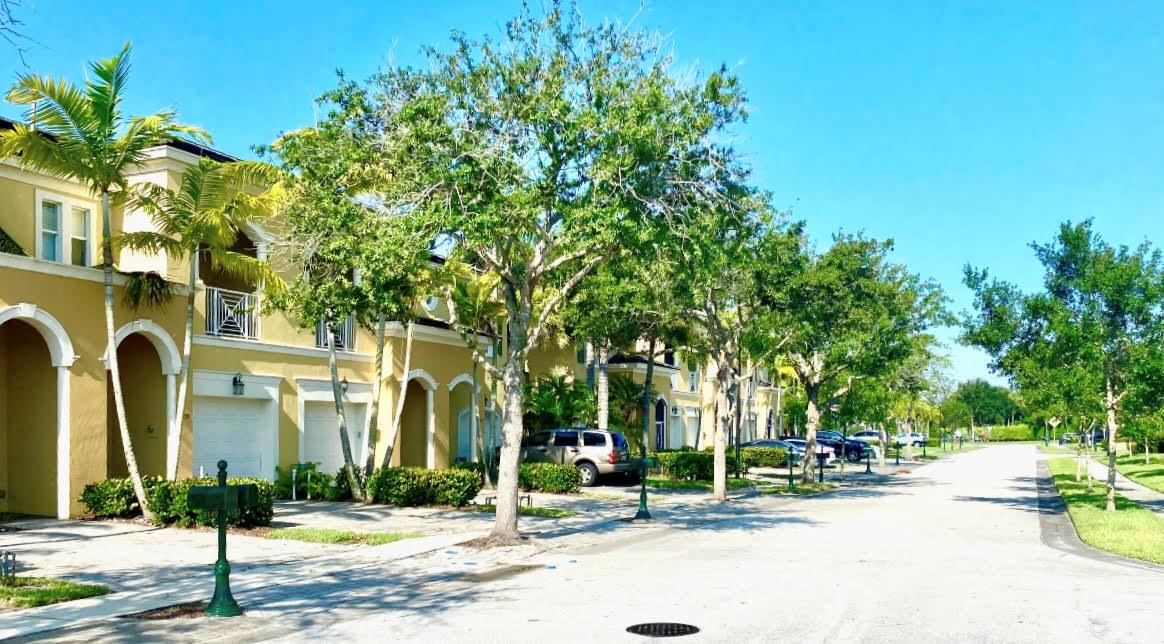 Homes for sale in Port St Lucie, FL | 6179 Nw Helmsdale Way, Port St Lucie, FL 34983 | MLS# R11121965