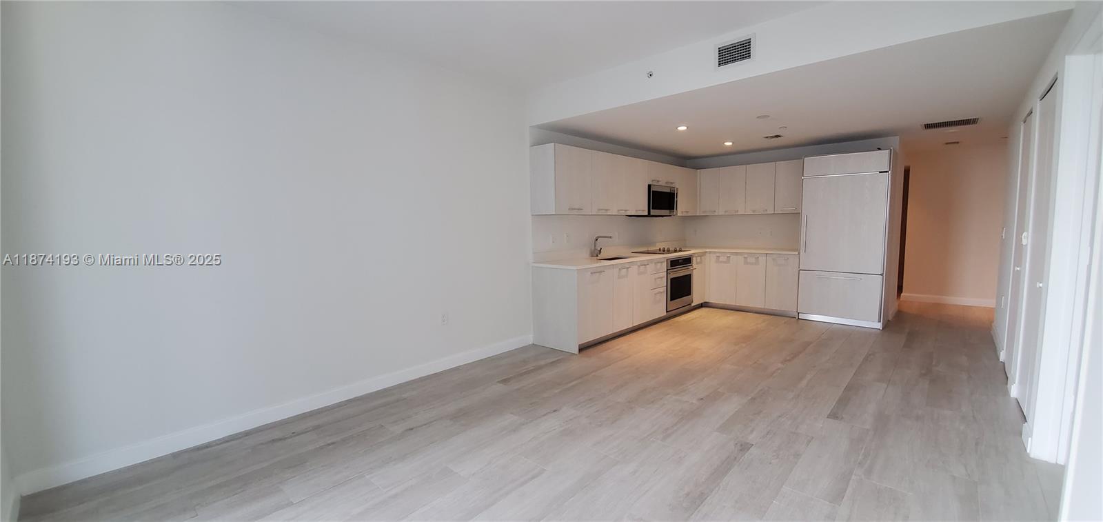 55 SW 9th St #3610, Miami FL 33130
