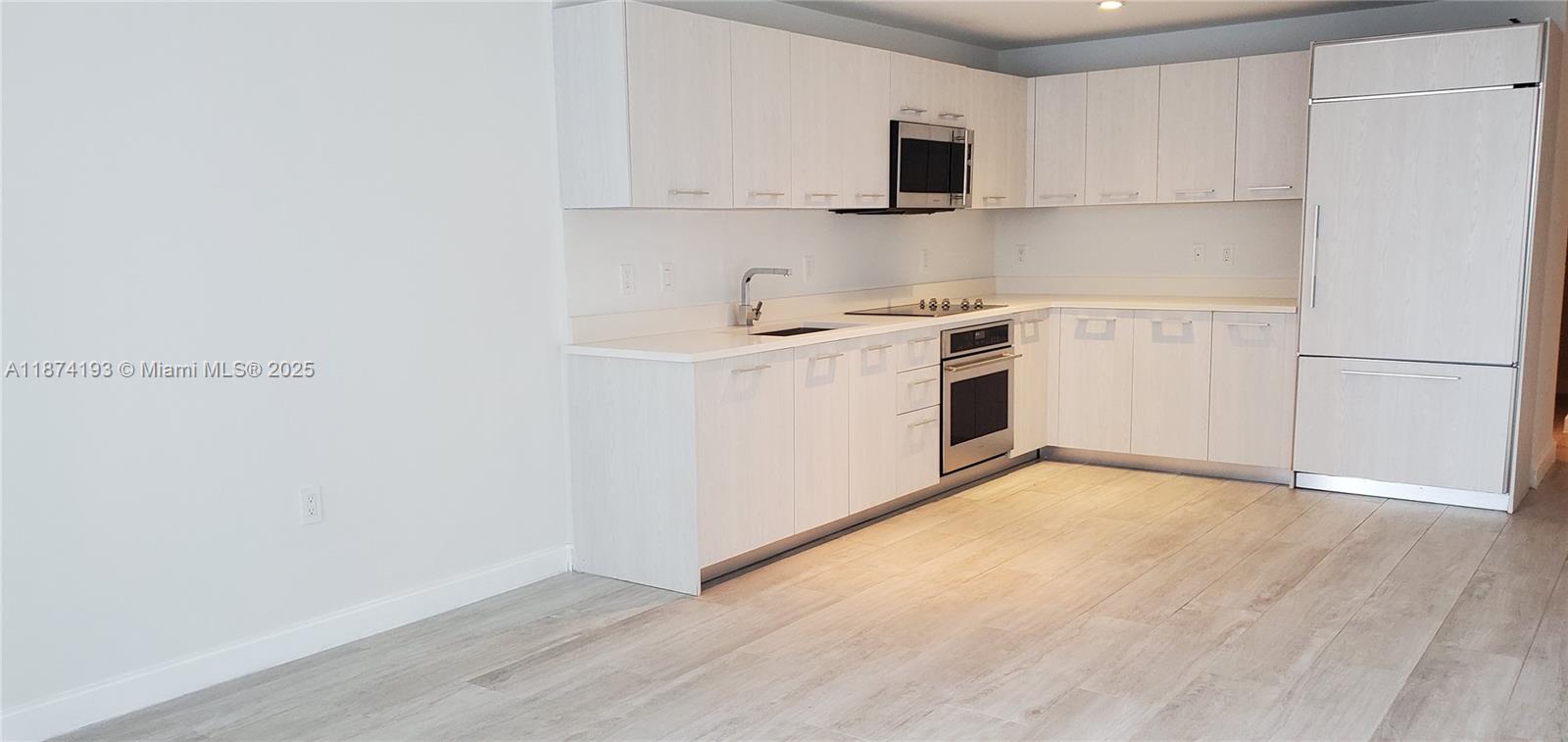 55 SW 9th St #3610, Miami FL 33130