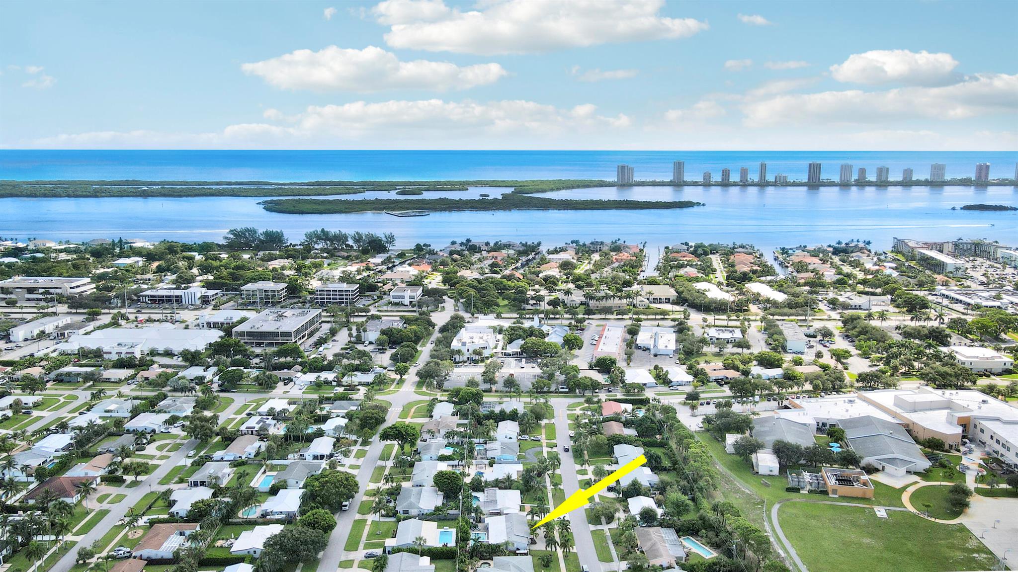 Homes for sale in North Palm Beach, FL | 421 Driftwood Road, North Palm Beach, FL 33408 | MLS# R11122005