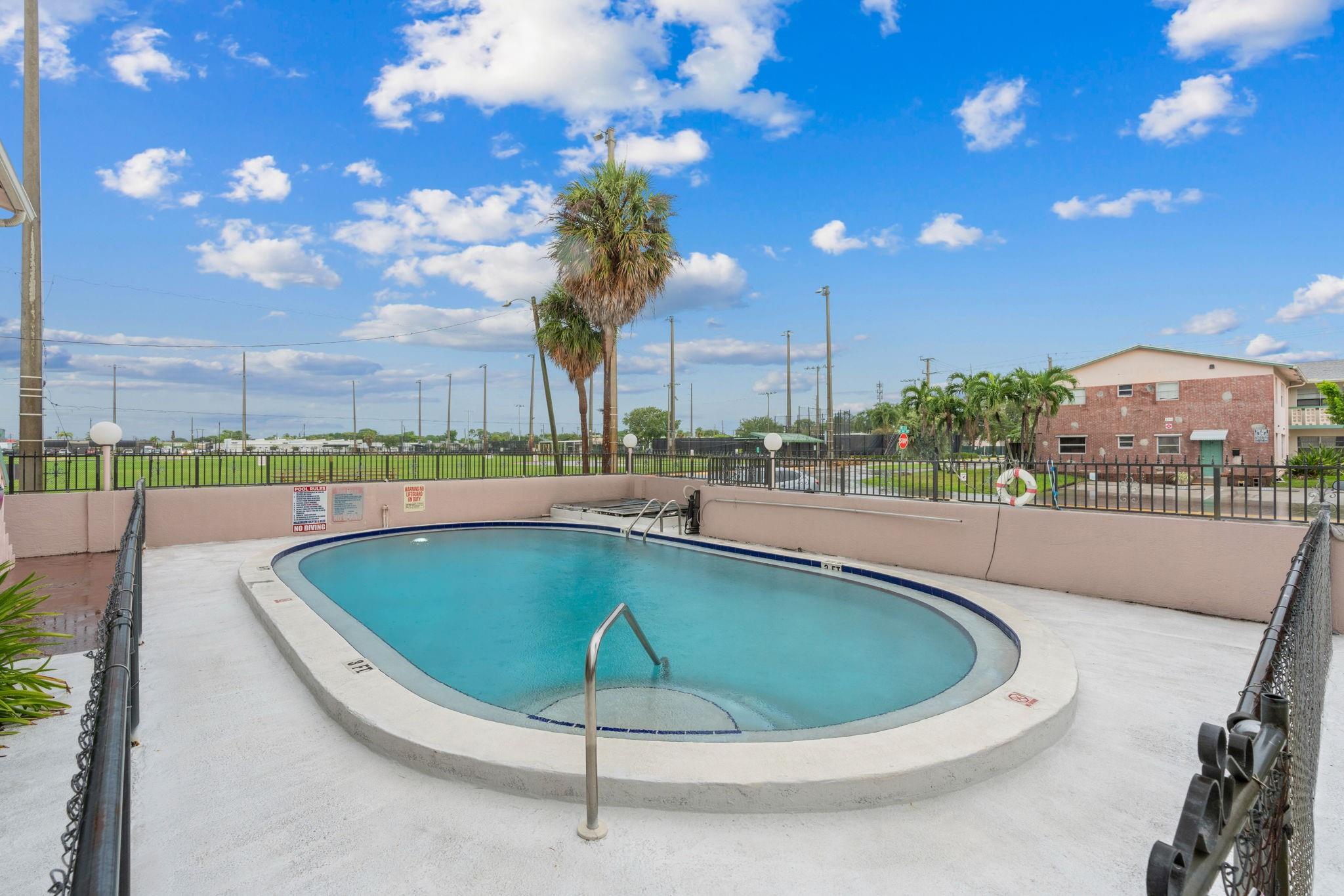 Homes for sale in Oakland Park, FL | 290 Ne 40Th St #12, Oakland Park, FL 33334 | MLS# F10524890
