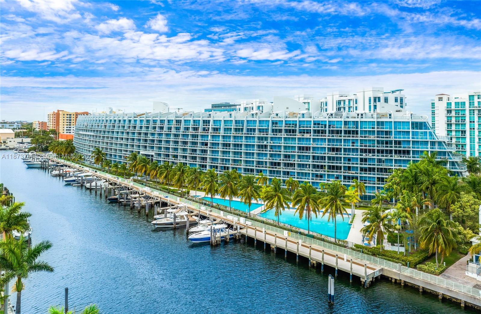 Apartamento à Venda em Aventura, FL