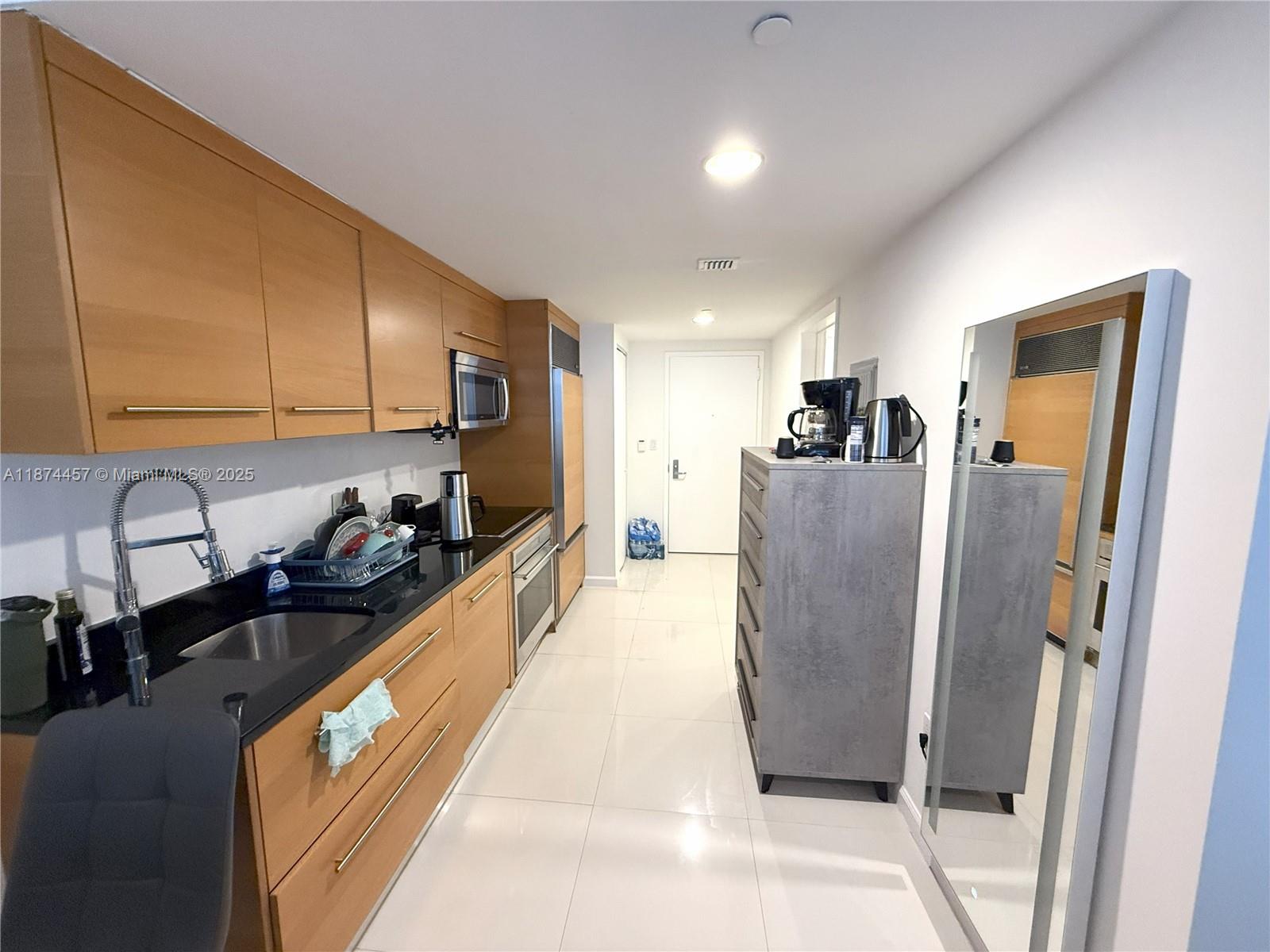 495 Brickell Ave #2806, Miami FL 33131