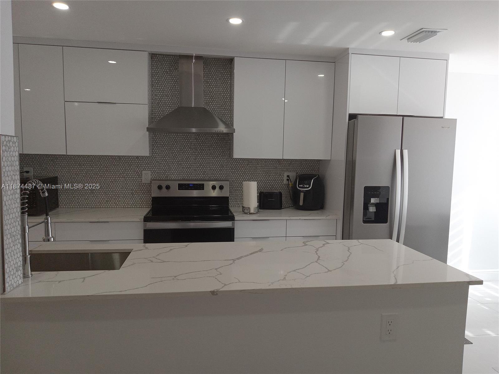 Townhouses At Jacaranda