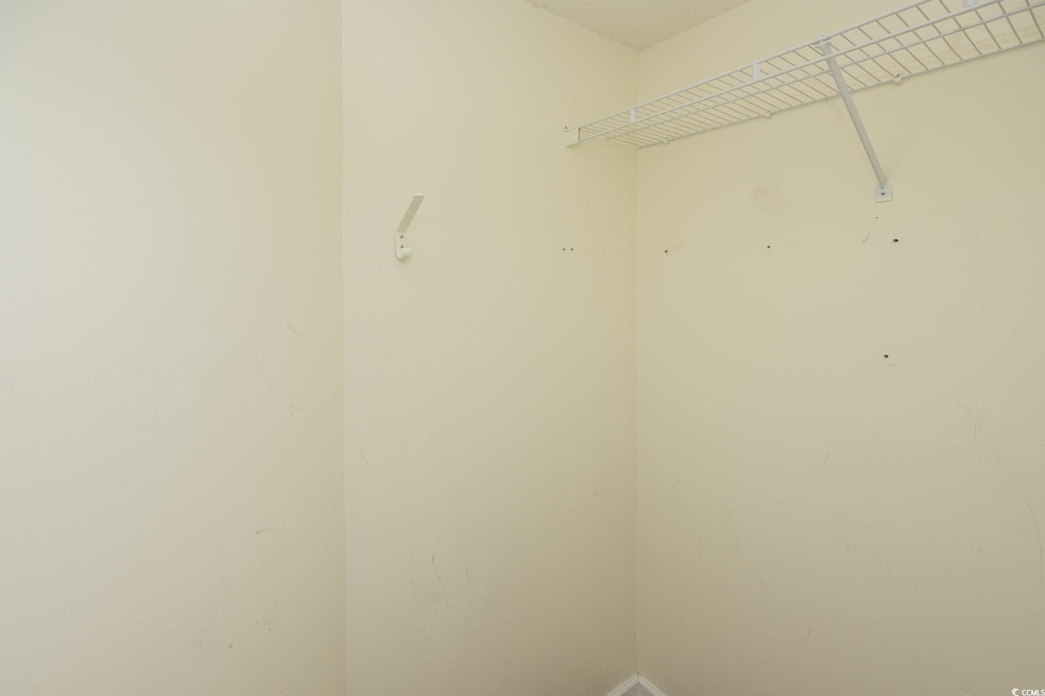 2521921 | Photo 16