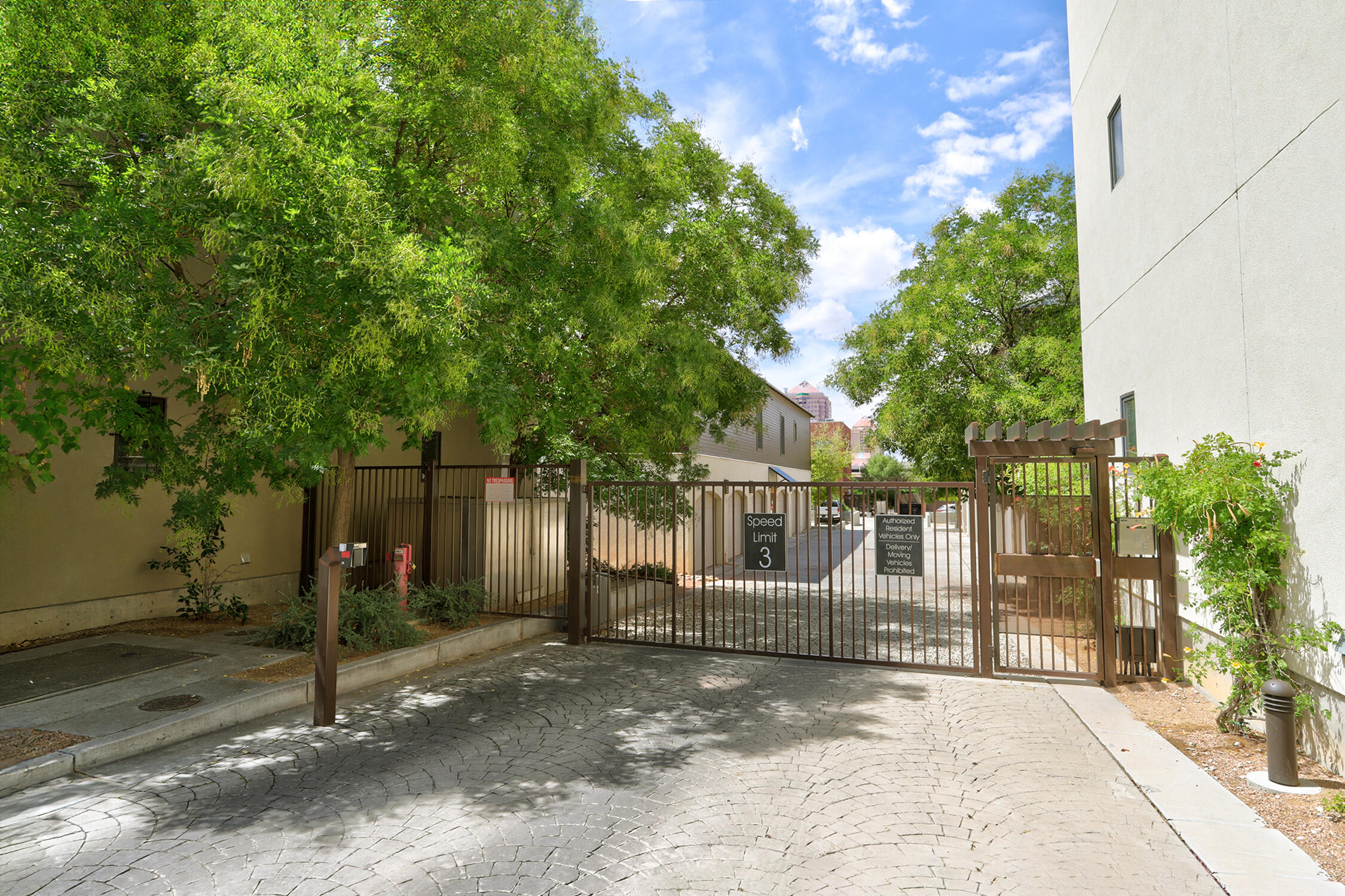 Homes for sale in Albuquerque, NM | 318 Broadway Blvd Ne, Albuquerque, NM 87102 | MLS# 1091064