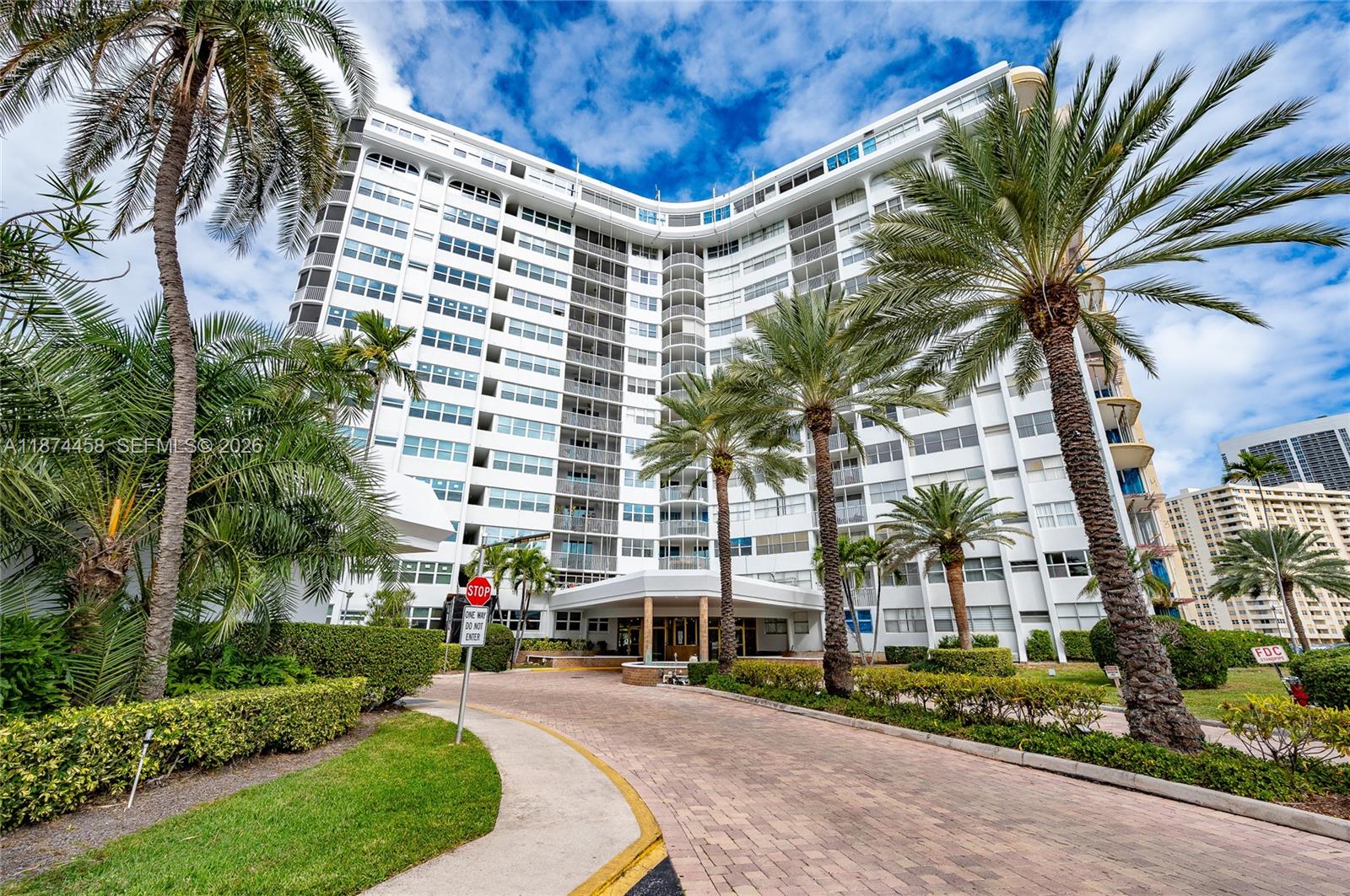 Lake Point Tower Condomin