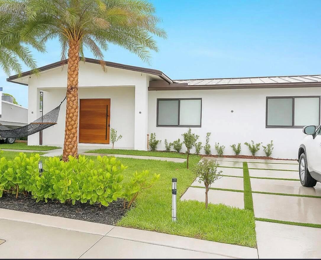 807 Hollywood Place West Palm Beach FL 33405 | R11122174