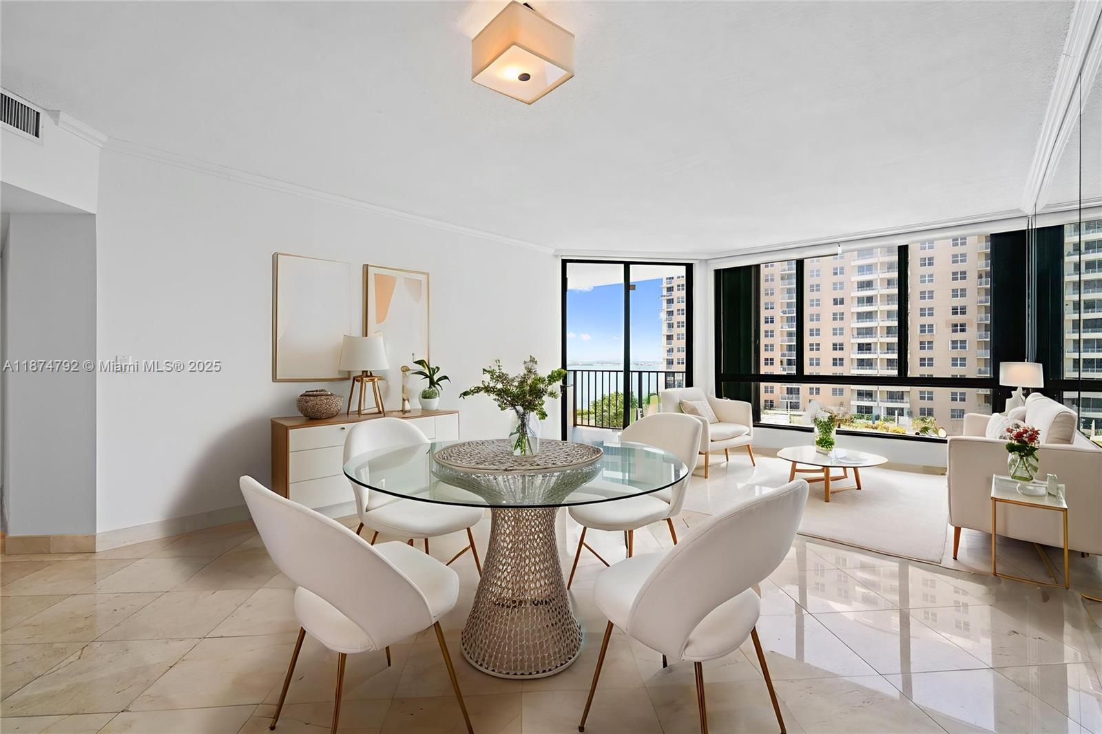 Apartamento para Alugar em Miami, FL