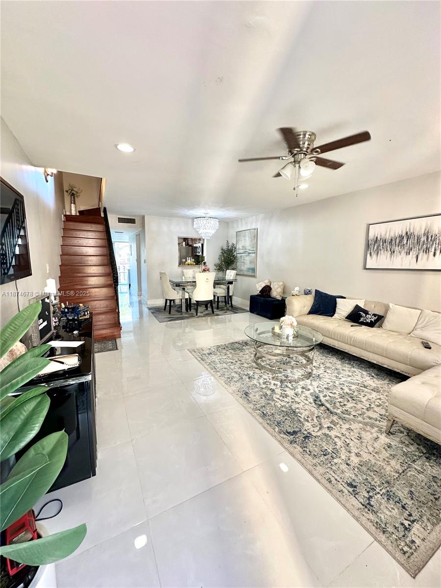 Park Plaza Townhouses Con