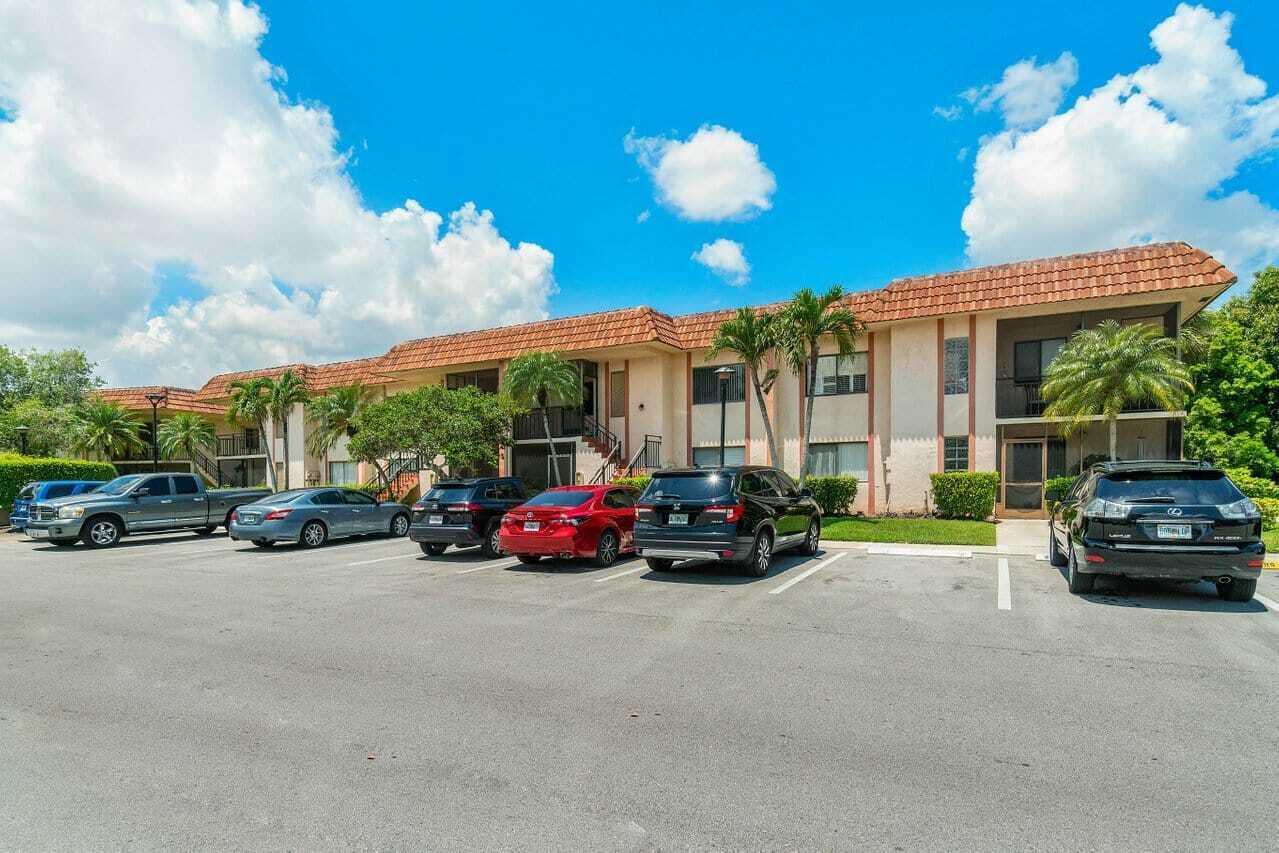 Homes for sale in Weston, FL | 341 Lakeview Dr #203, Weston, FL 33326 | MLS# R11122275