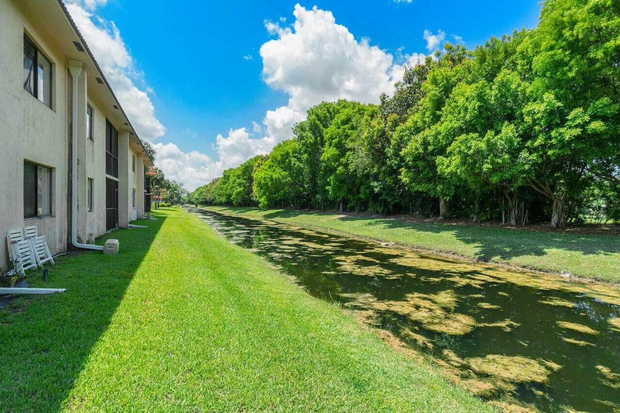 Homes for sale in Weston, FL | 341 Lakeview Dr #203, Weston, FL 33326 | MLS# R11122275