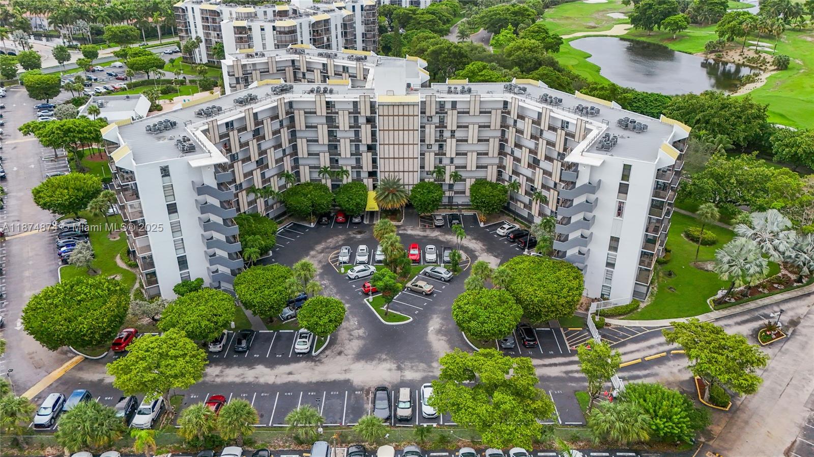20400 Country Club Dr Unit 416, Aventura, Florida 33180